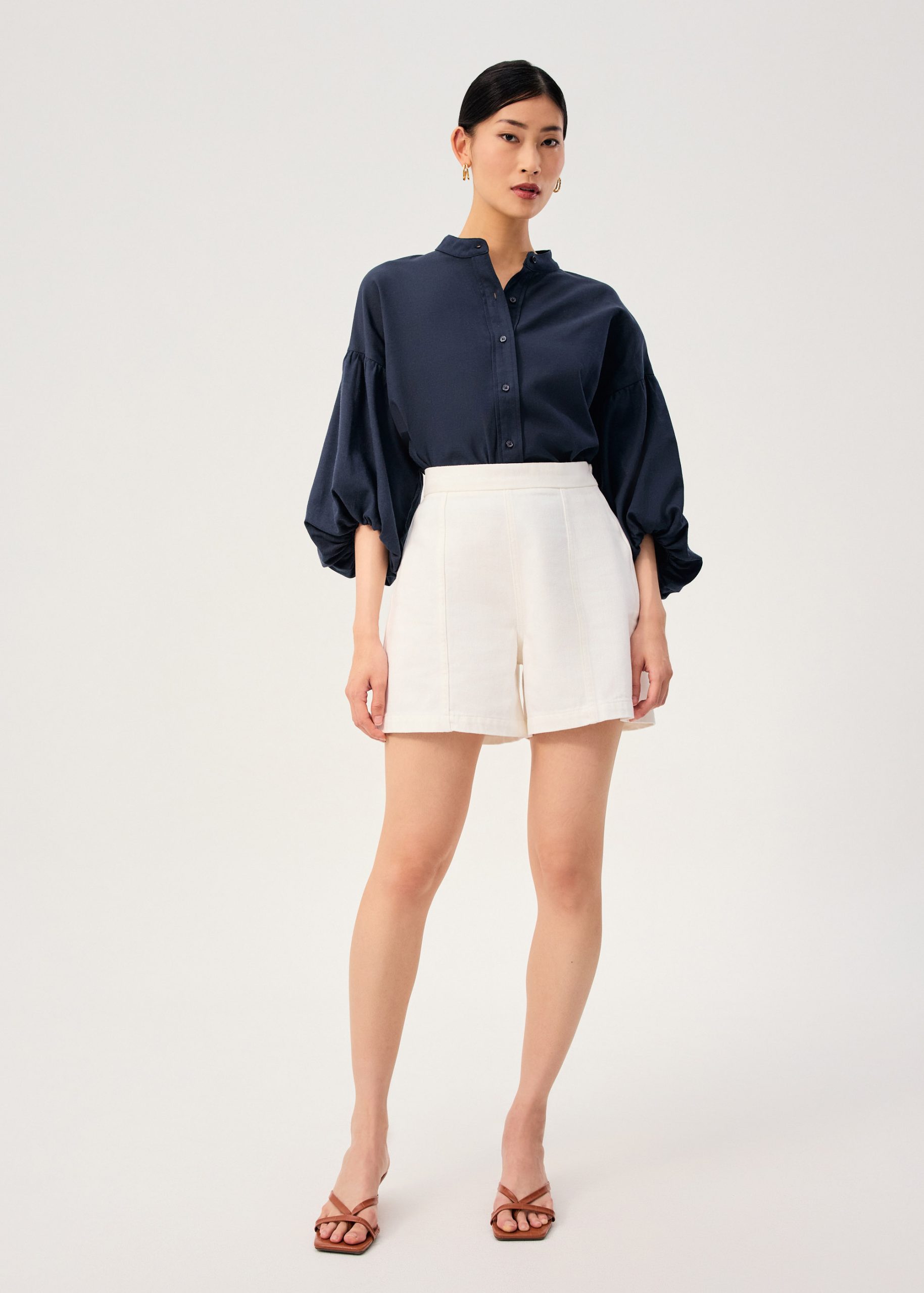 Relaxed Cotton Button Down Collared Puff Sleeve Top - Image 14