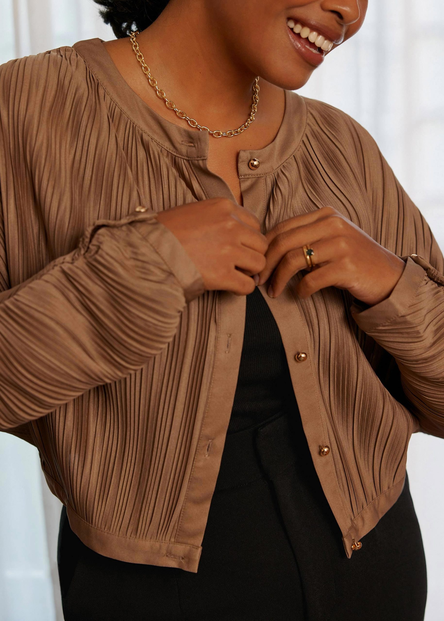Relaxed Plisse Crop Jacket - Image 10
