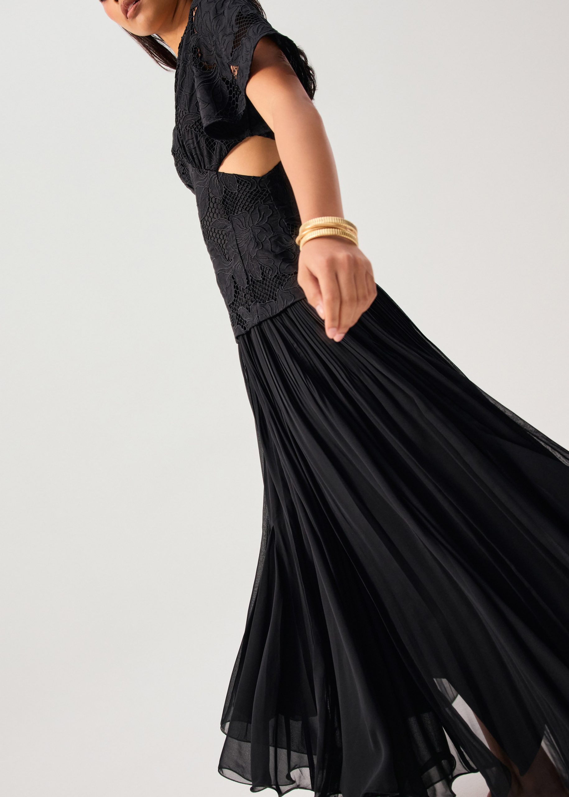 BraFree by LB Lace V-Neck Bell Sleeve Fit & Flare Maxi Dress - Image 3