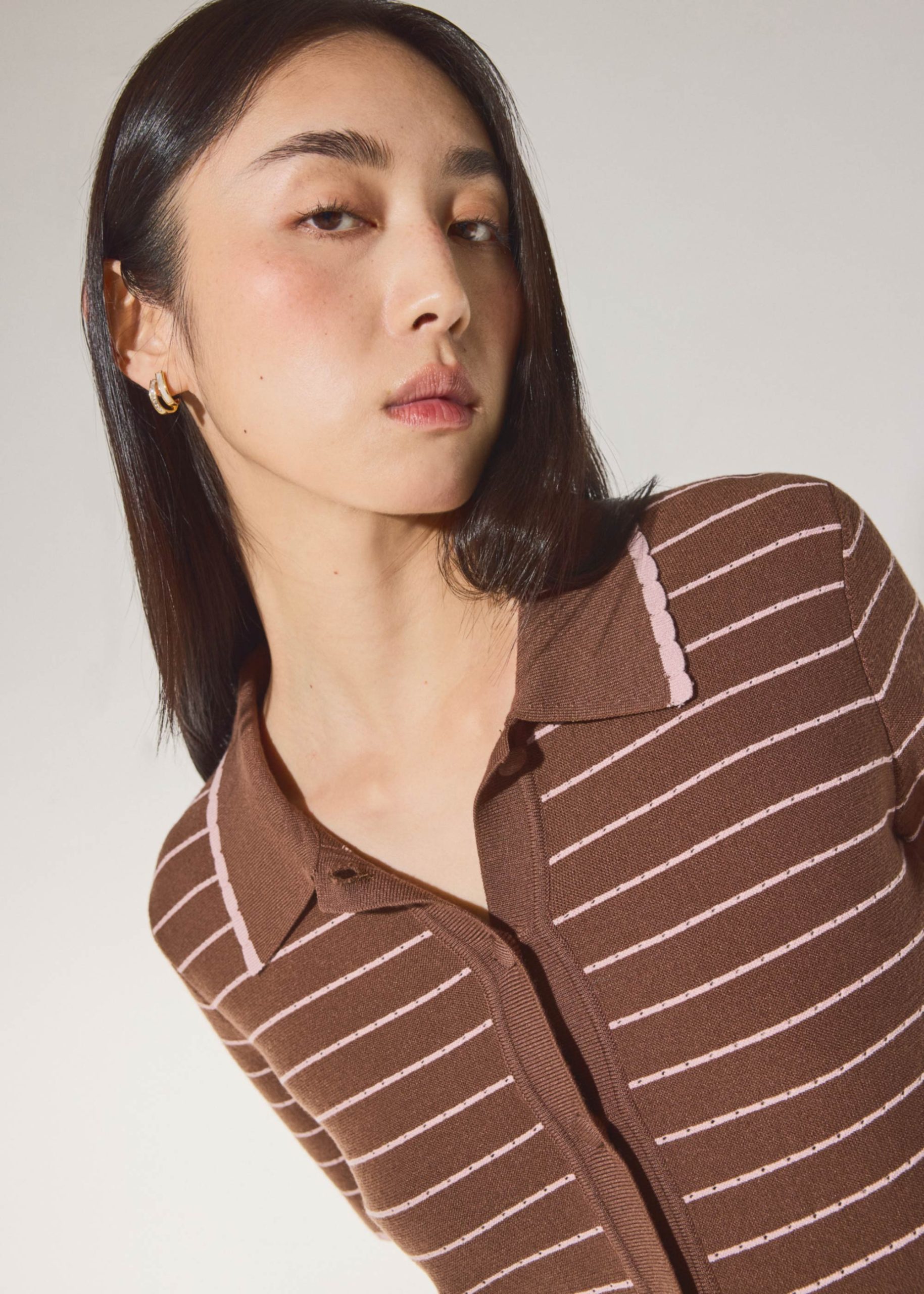 Relaxed Striped Knit Collared Button Down Top - Image 9