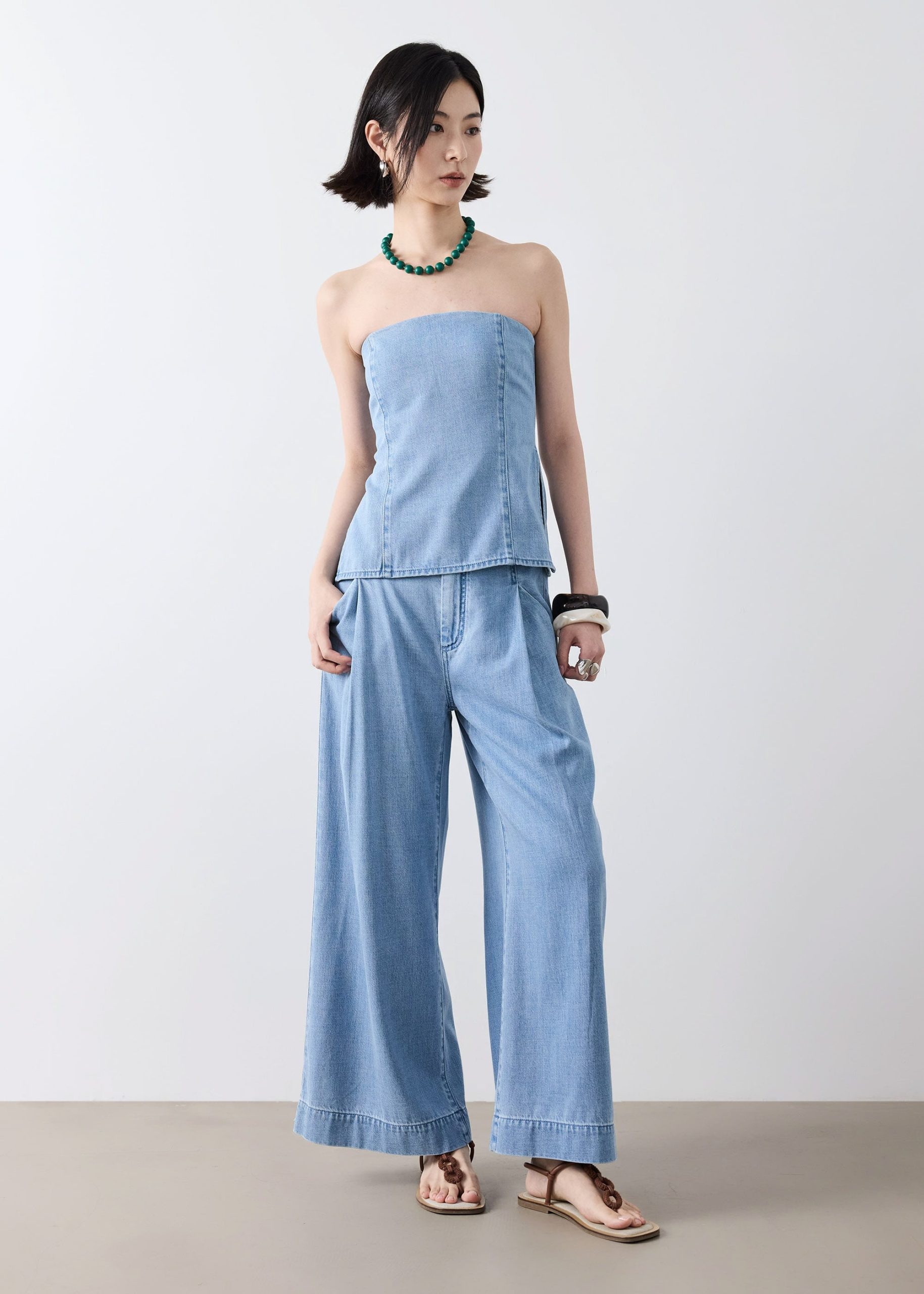 Pleated Wide Leg Jeans - Image 8