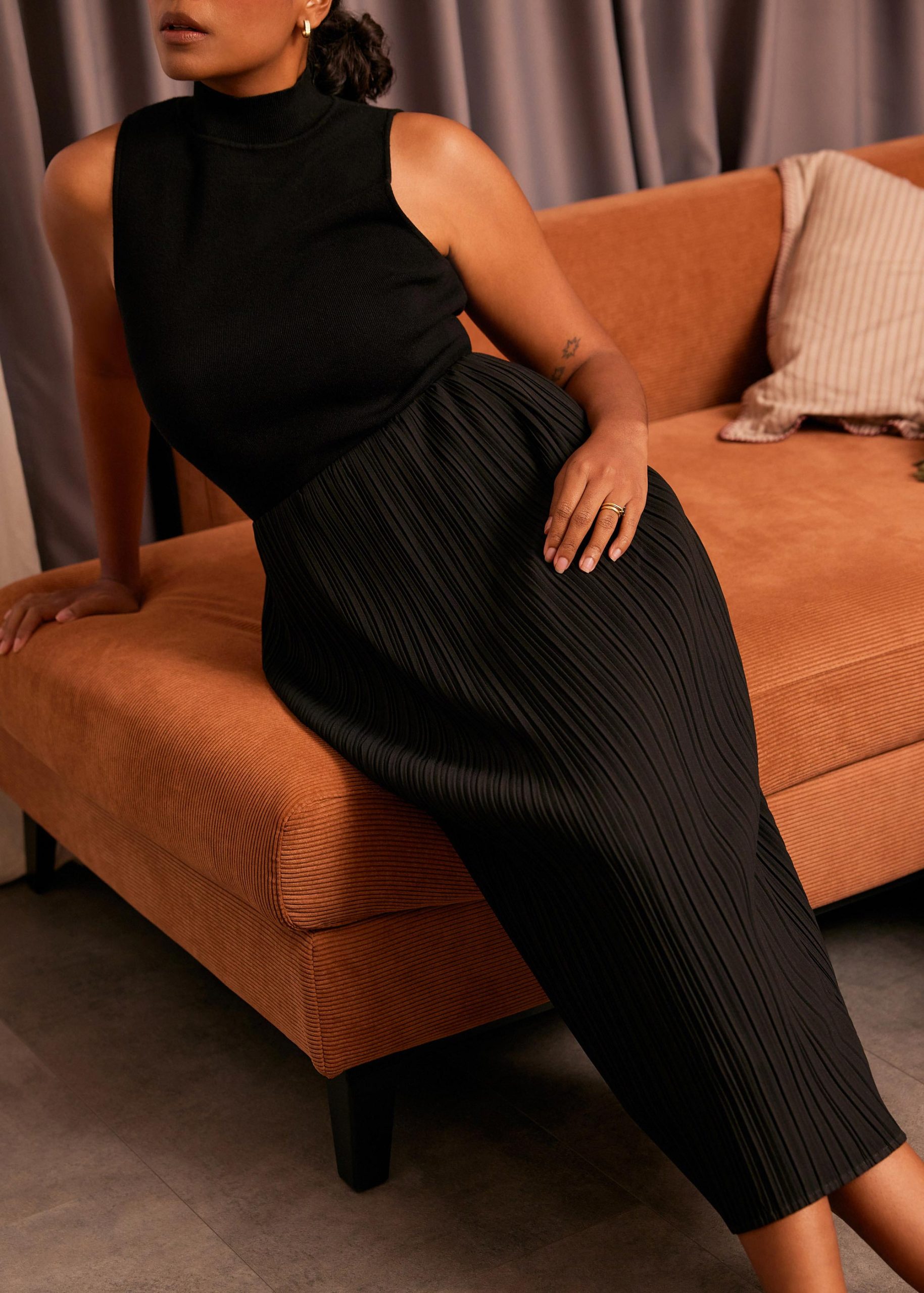 Gym Pleated Column Midi Skirt - Image 2