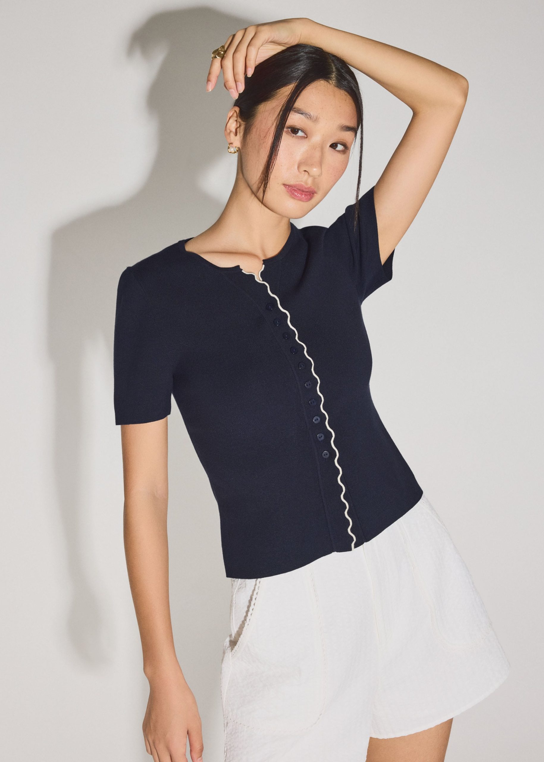 Knit Scallop Edge Fitted Button Down Top - Image 17
