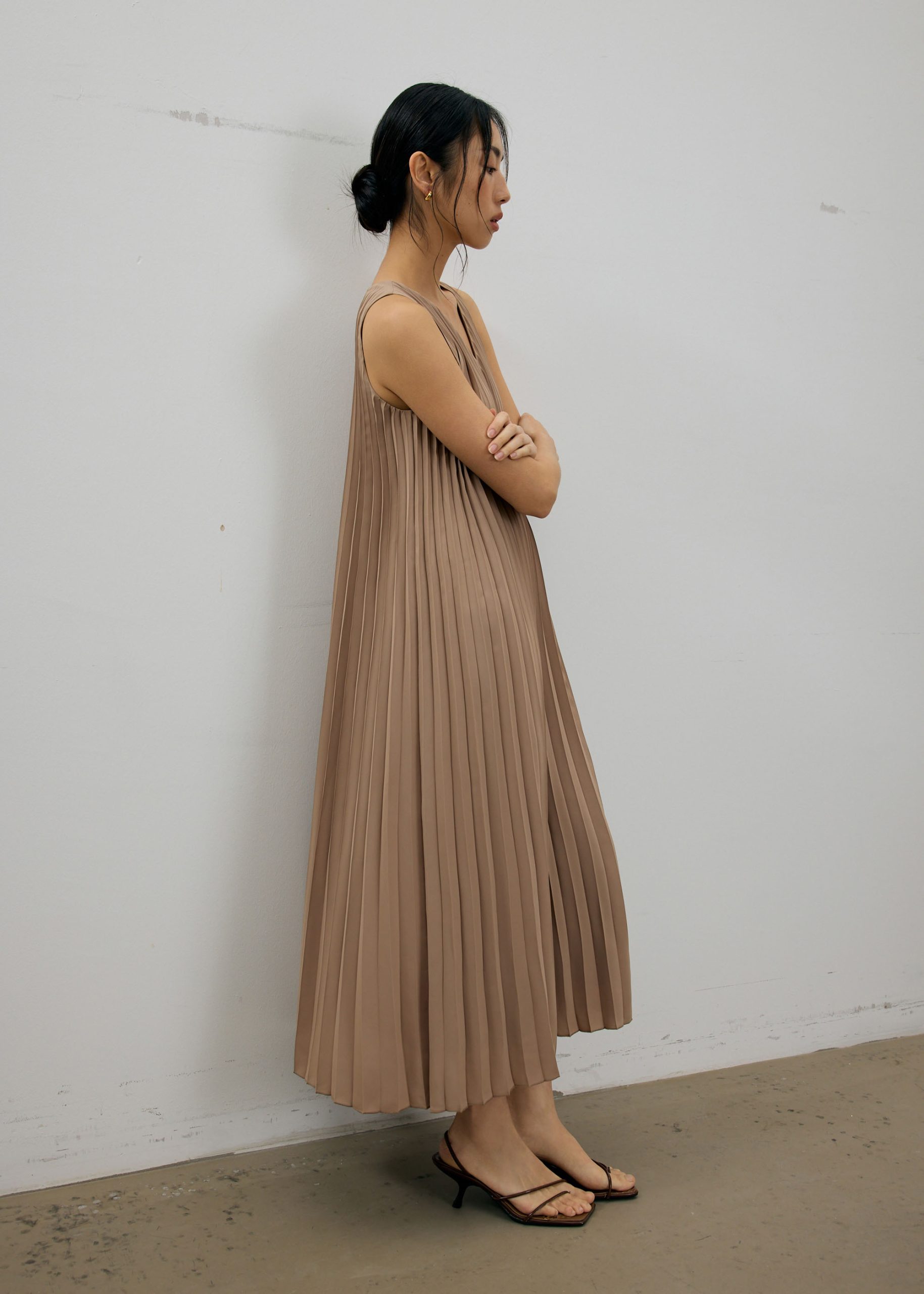Willa Reversible Sunray Pleated Midaxi Dress - Image 8