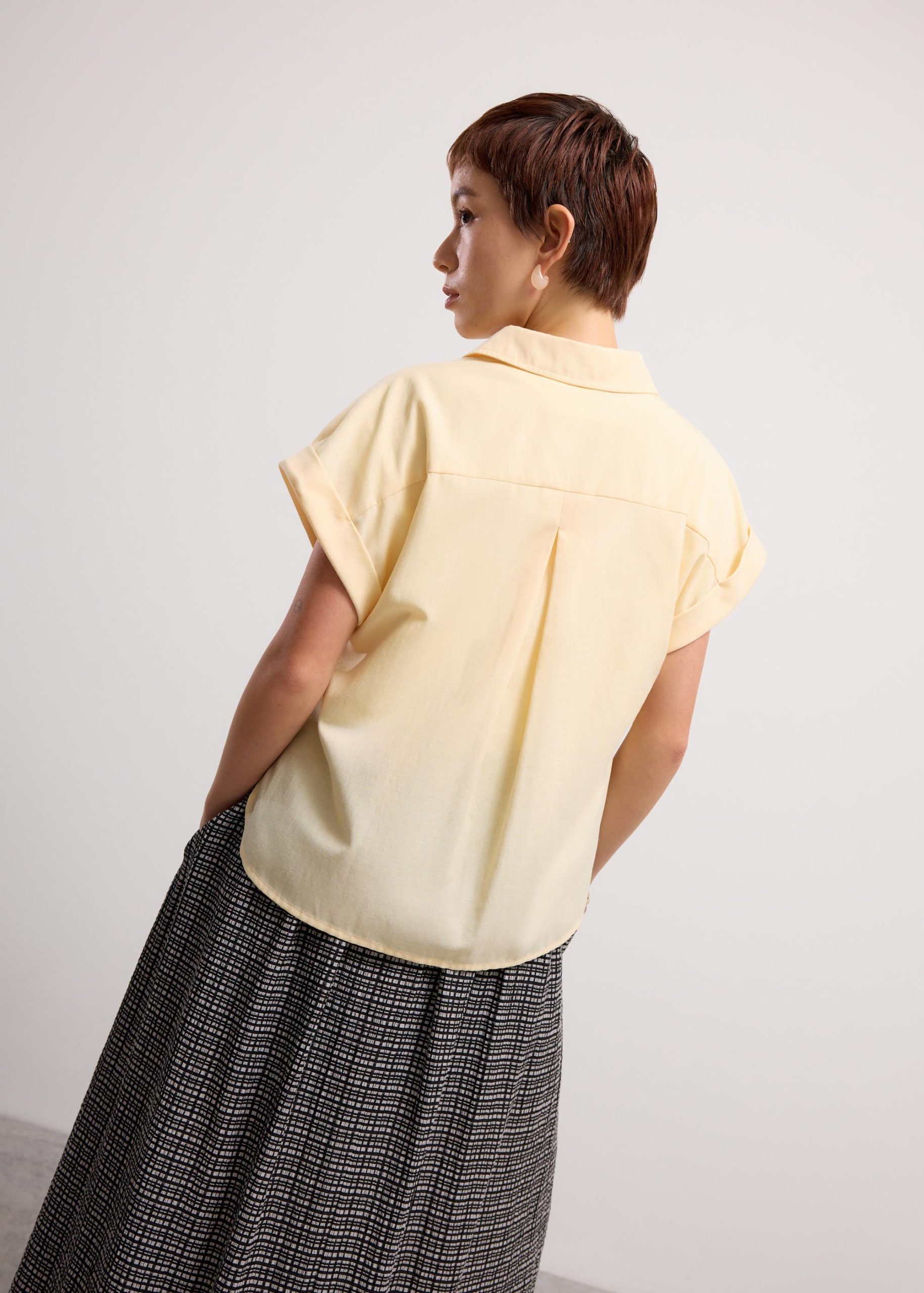 Rupi Oxford Collared Button Down Shirt - Image 19