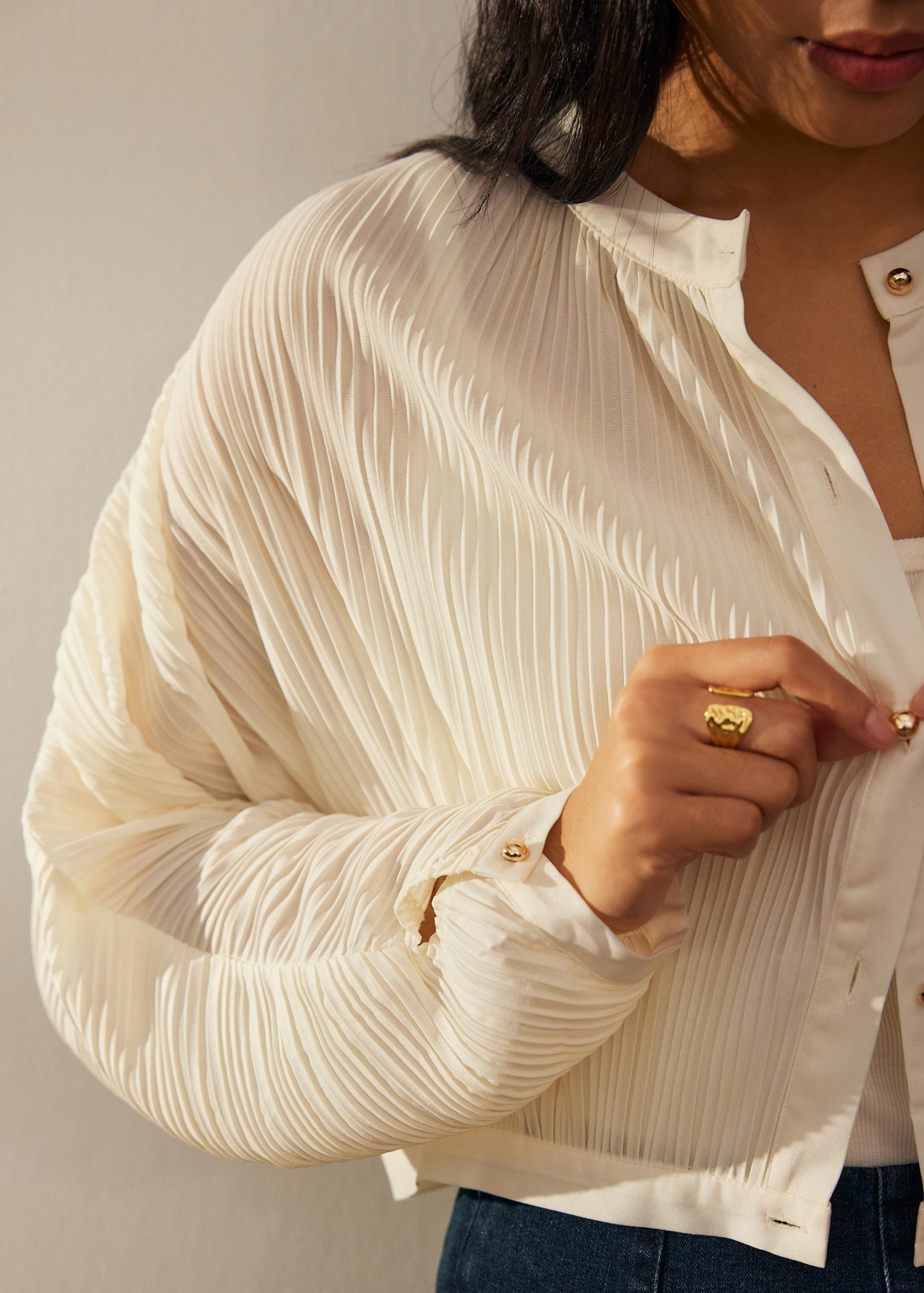 Relaxed Plisse Crop Jacket - Image 3