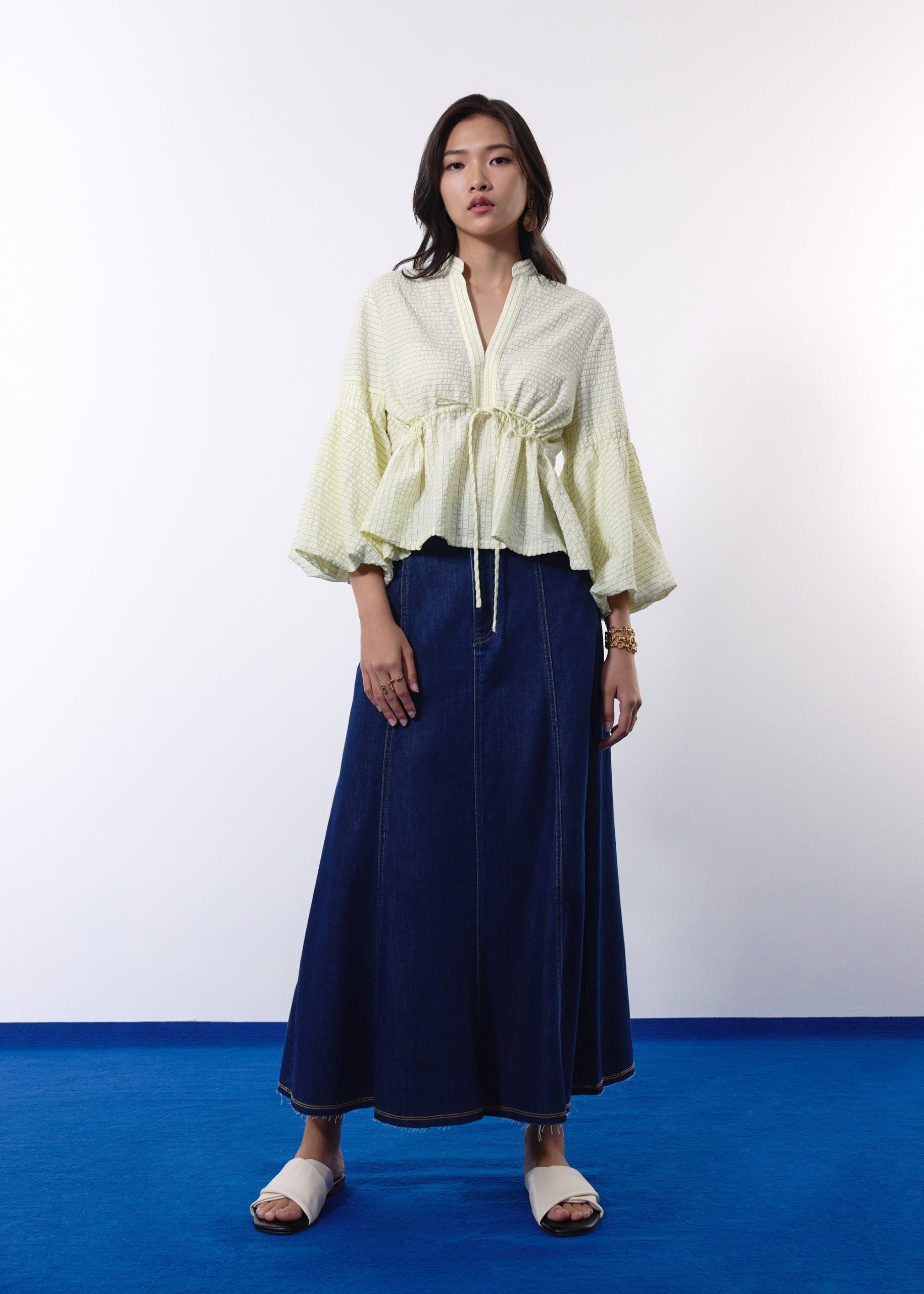 Pinstripe Seersucker Notched Puff Sleeve Peplum Blouse - Image 10