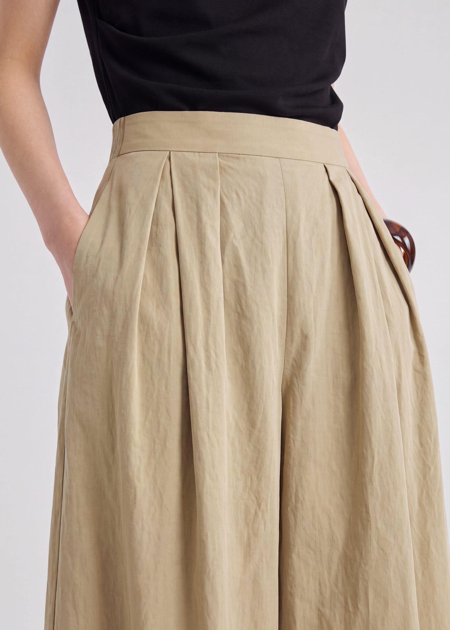 Lyocell Pleated Pants - Image 11
