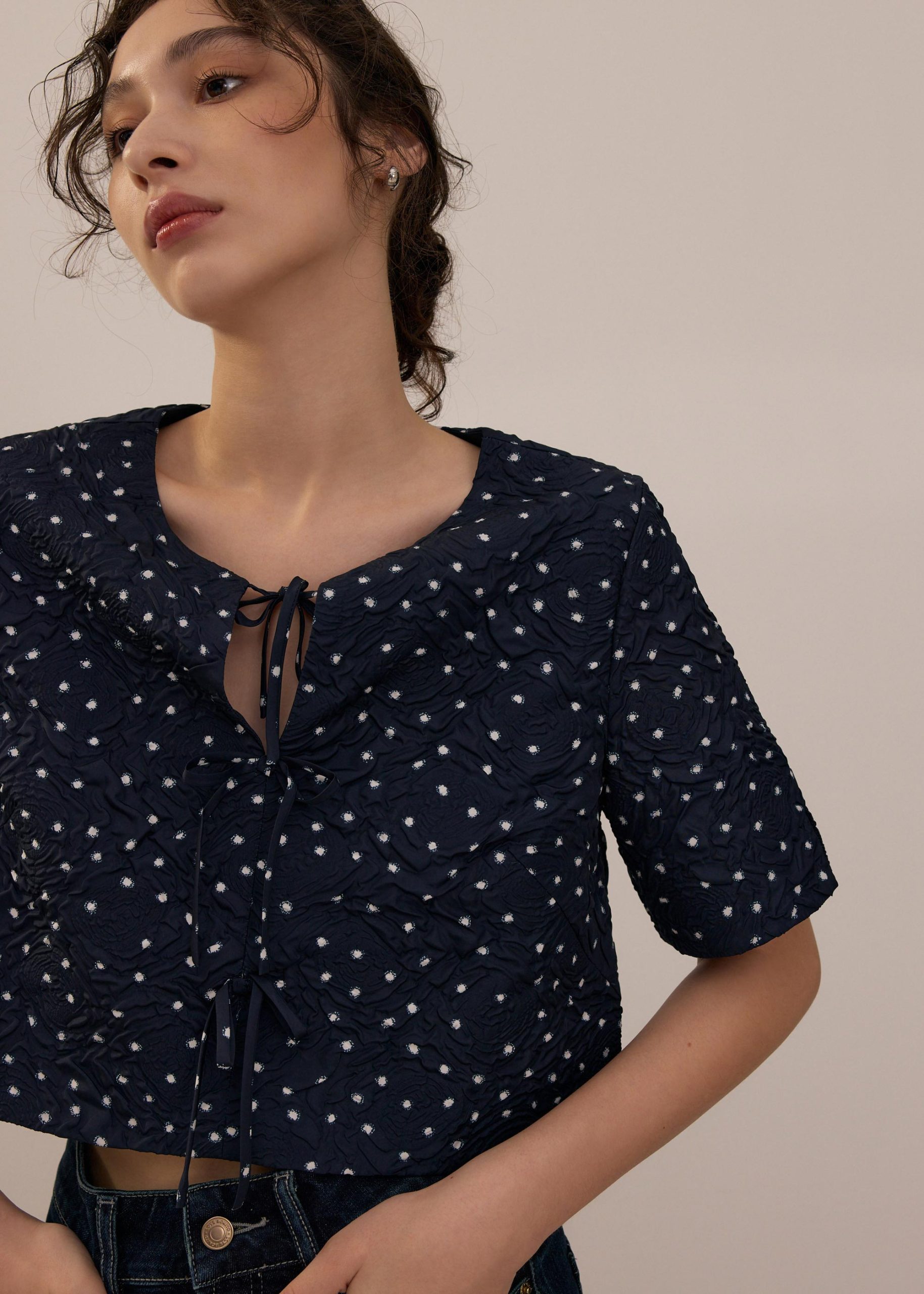 Crinkled Polka Dot Crop Shell Top - Image 5