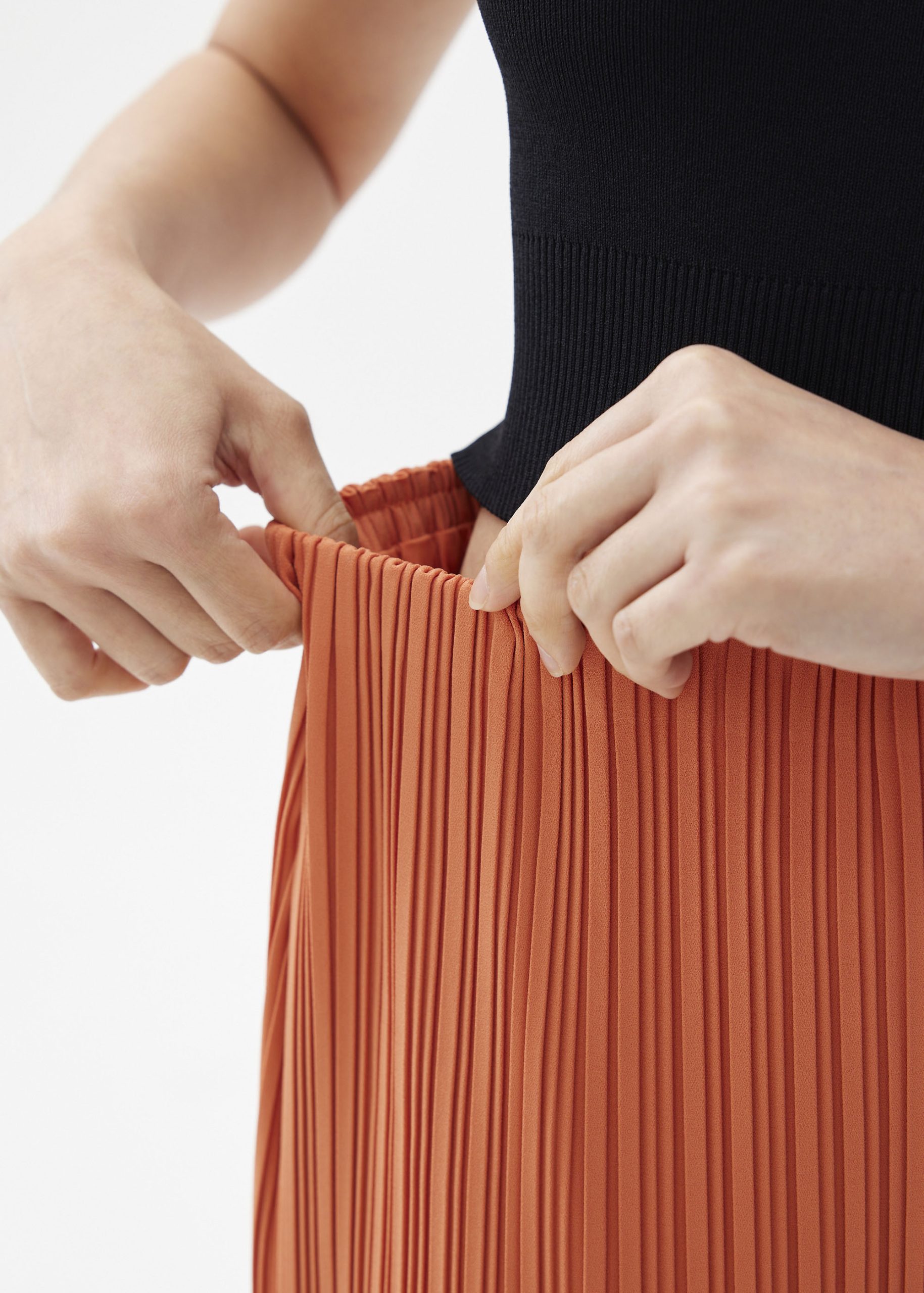 Gym Pleated Column Midi Skirt - Image 27