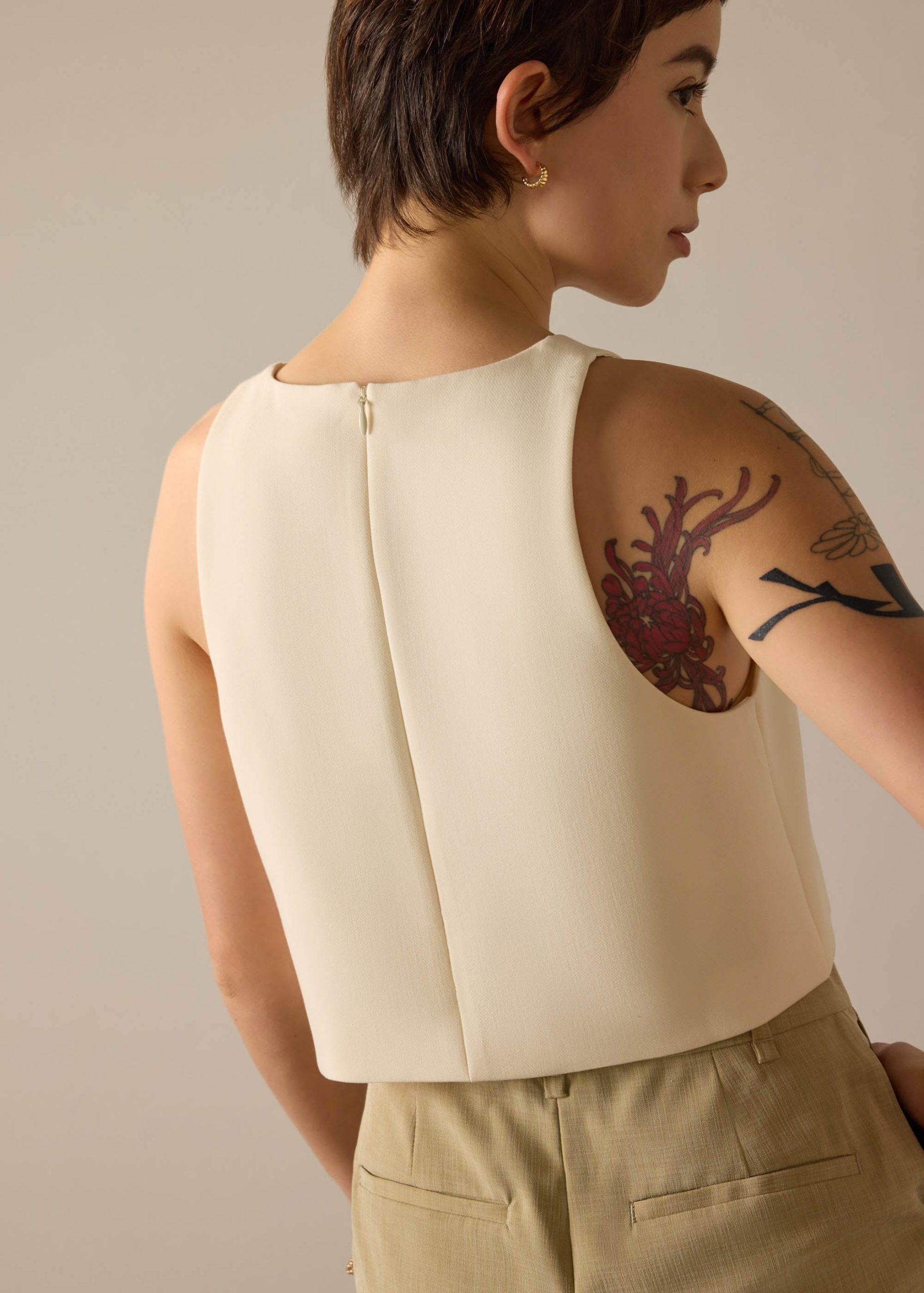 Carla Round Neck Crop Shell Top - Image 11