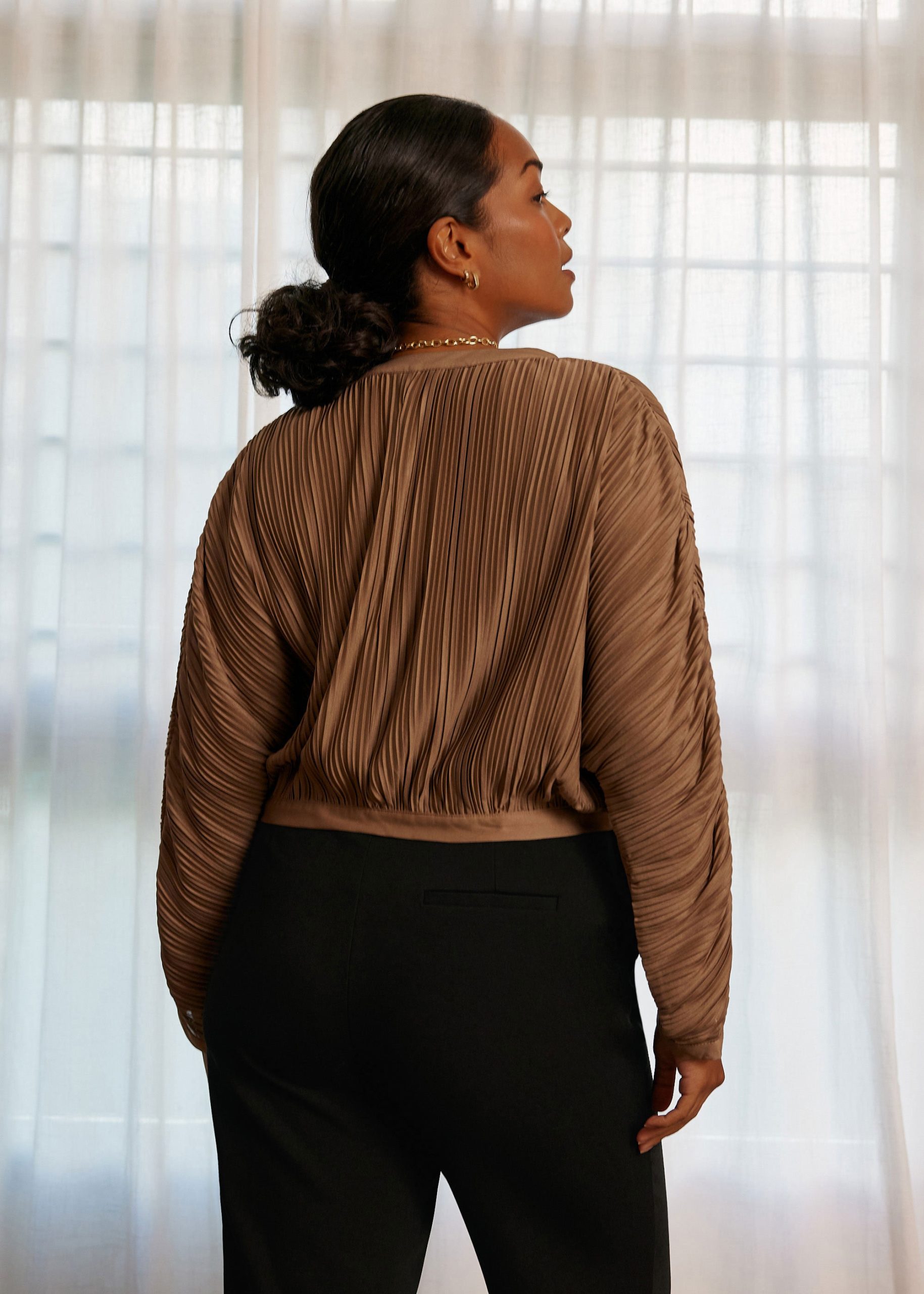Relaxed Plisse Crop Jacket - Image 12