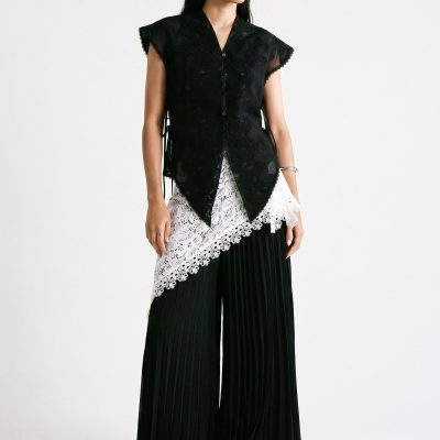 Love, Bonito x TOTON Lace Kebaya Vest