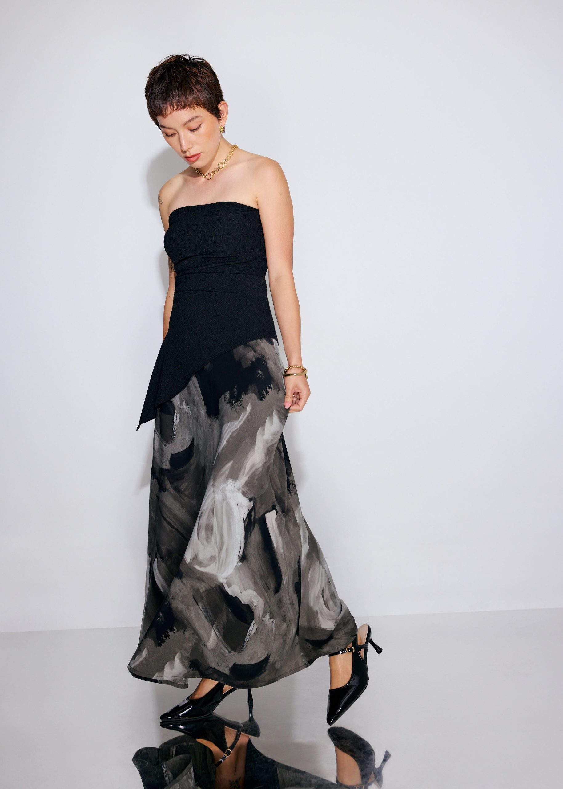 BraFree by LB Textured Asymmetric Hem Tube Top - Image 3