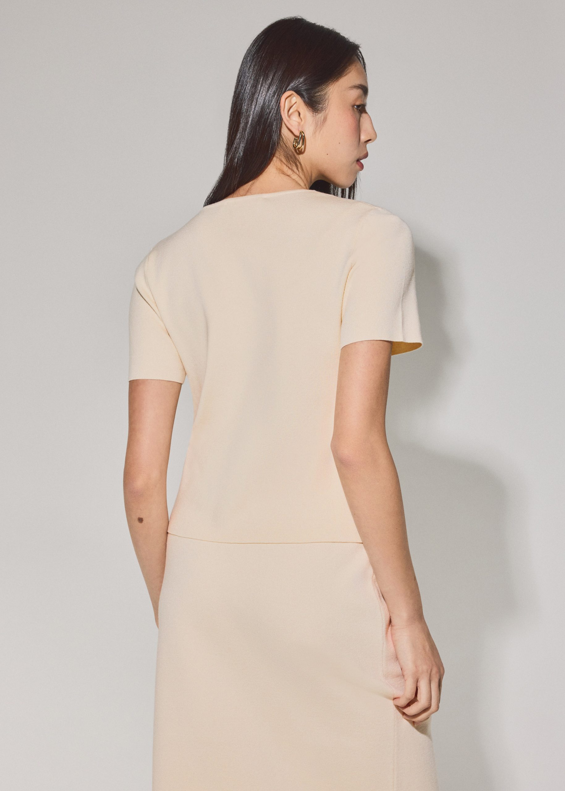 Knit Scallop Edge Fitted Button Down Top - Image 5