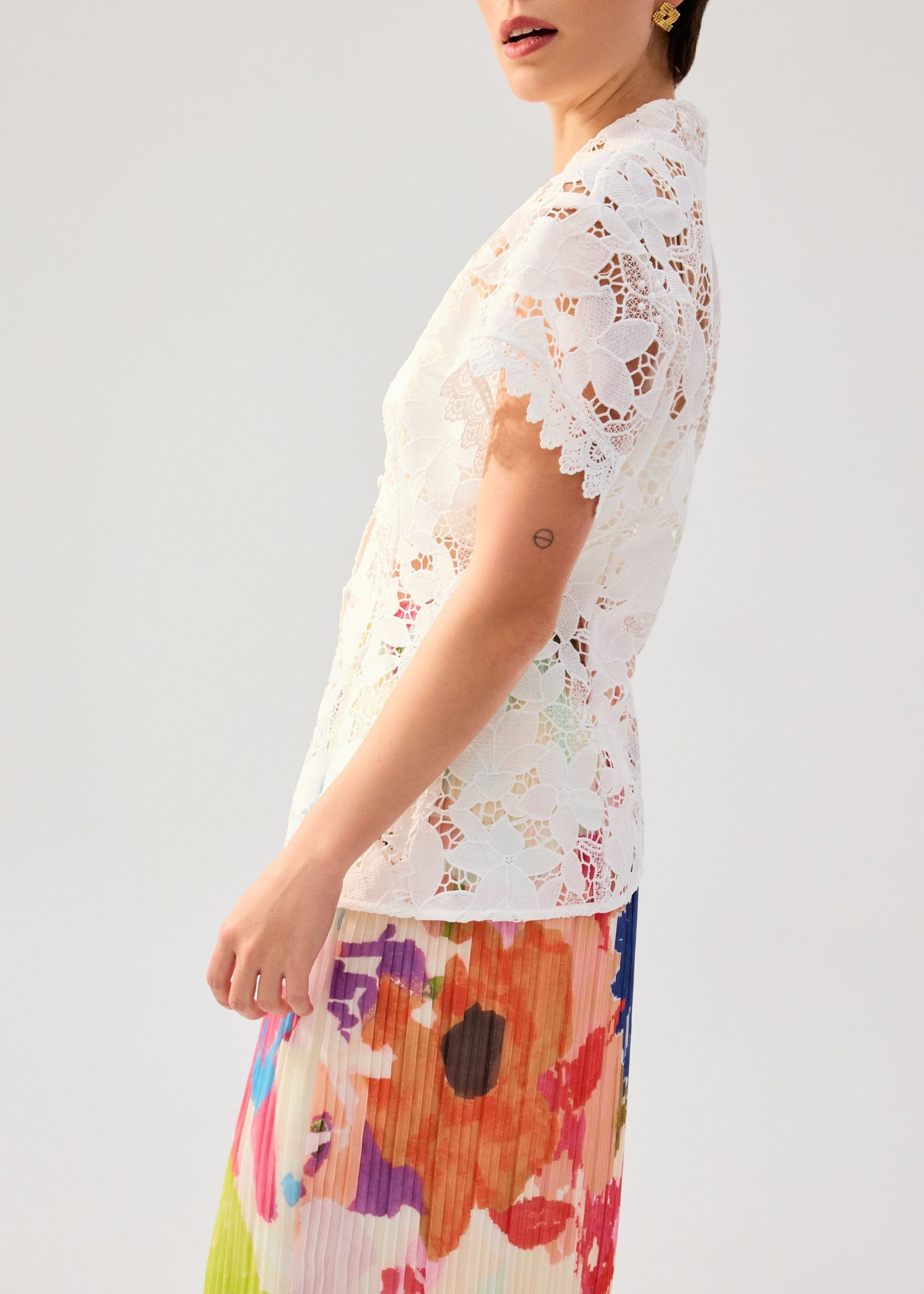 Floral Lace Kebaya Top - Image 8