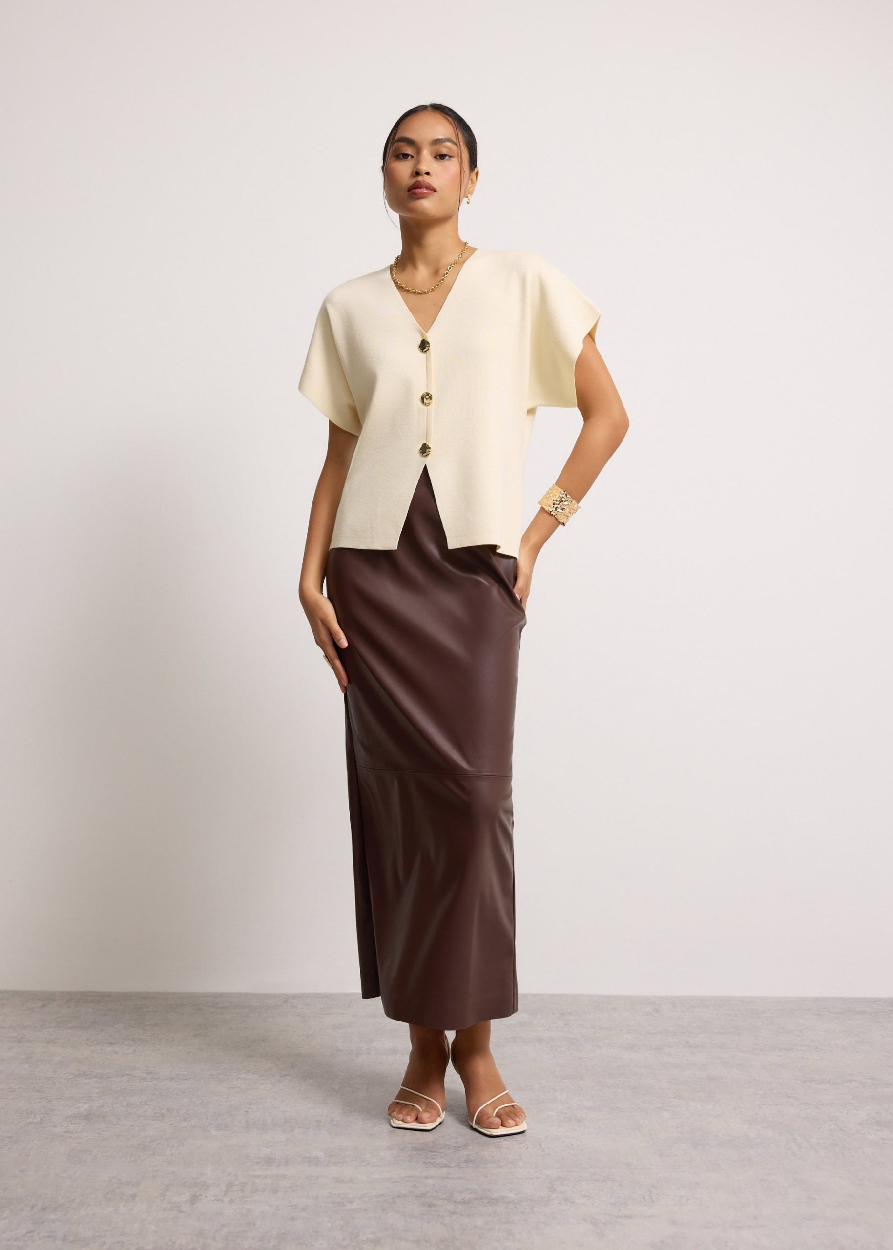 Amrita Knit V-neck Top - Image 9