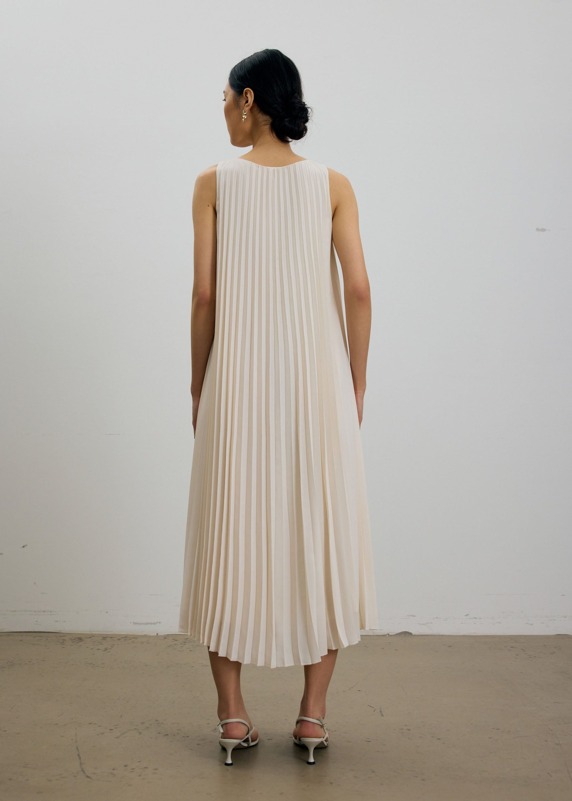 Willa Reversible Sunray Pleated Midaxi Dress - Image 16