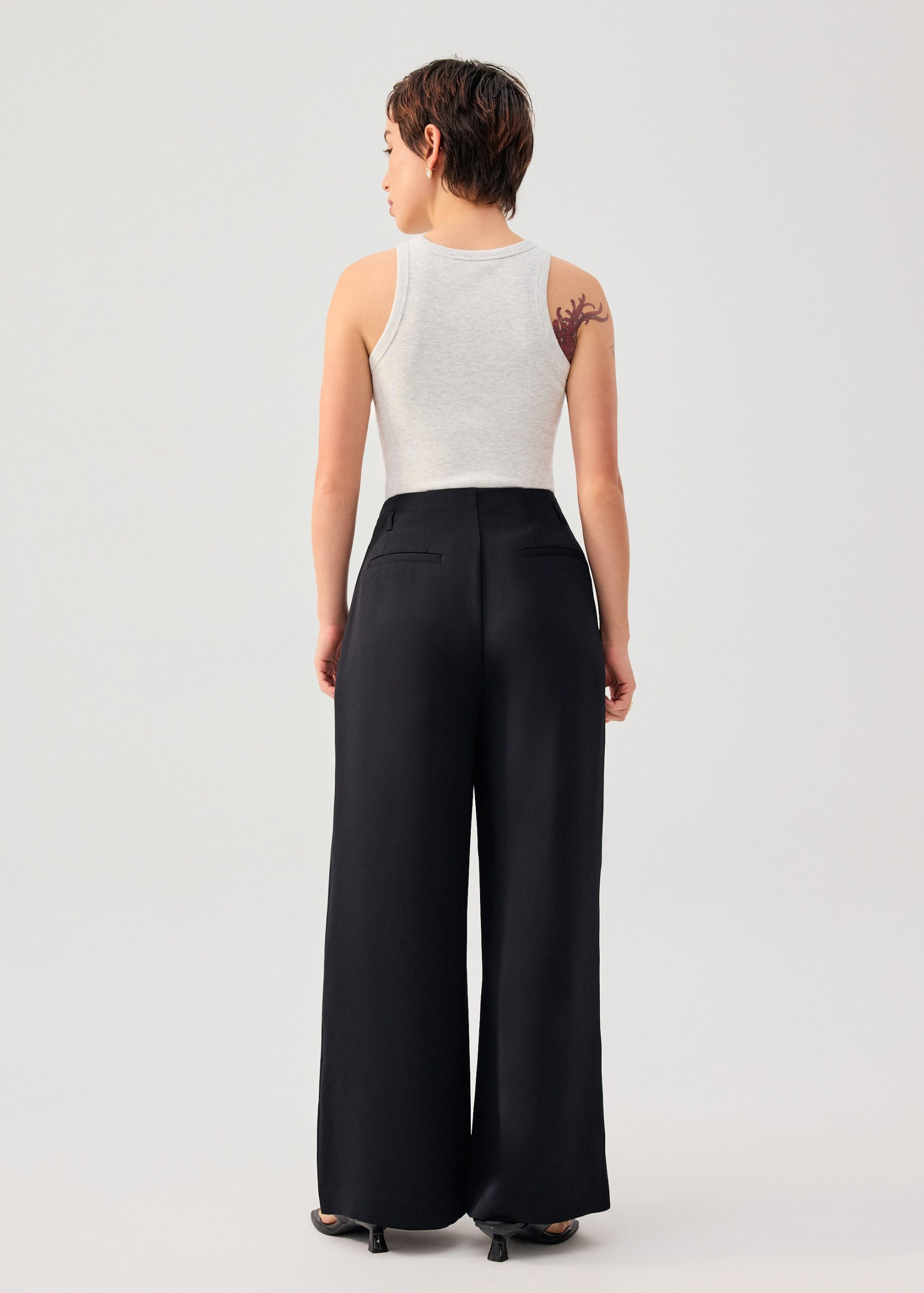 PETITE Leggy??Nadine Crepe Asymmetric Waistband Straight Leg Pants - Image 5
