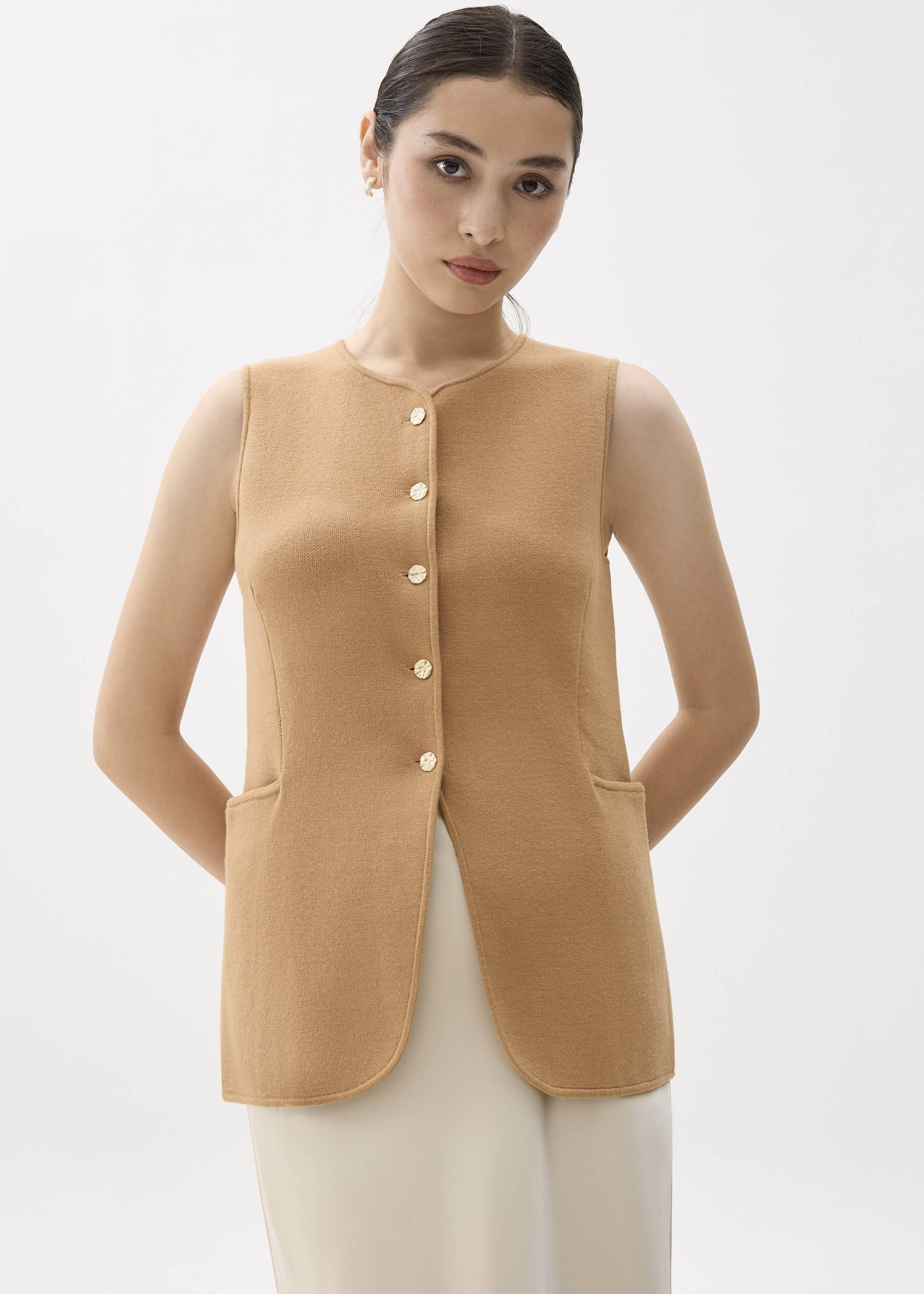 Yui Tailored Long Knit Vest - Image 11