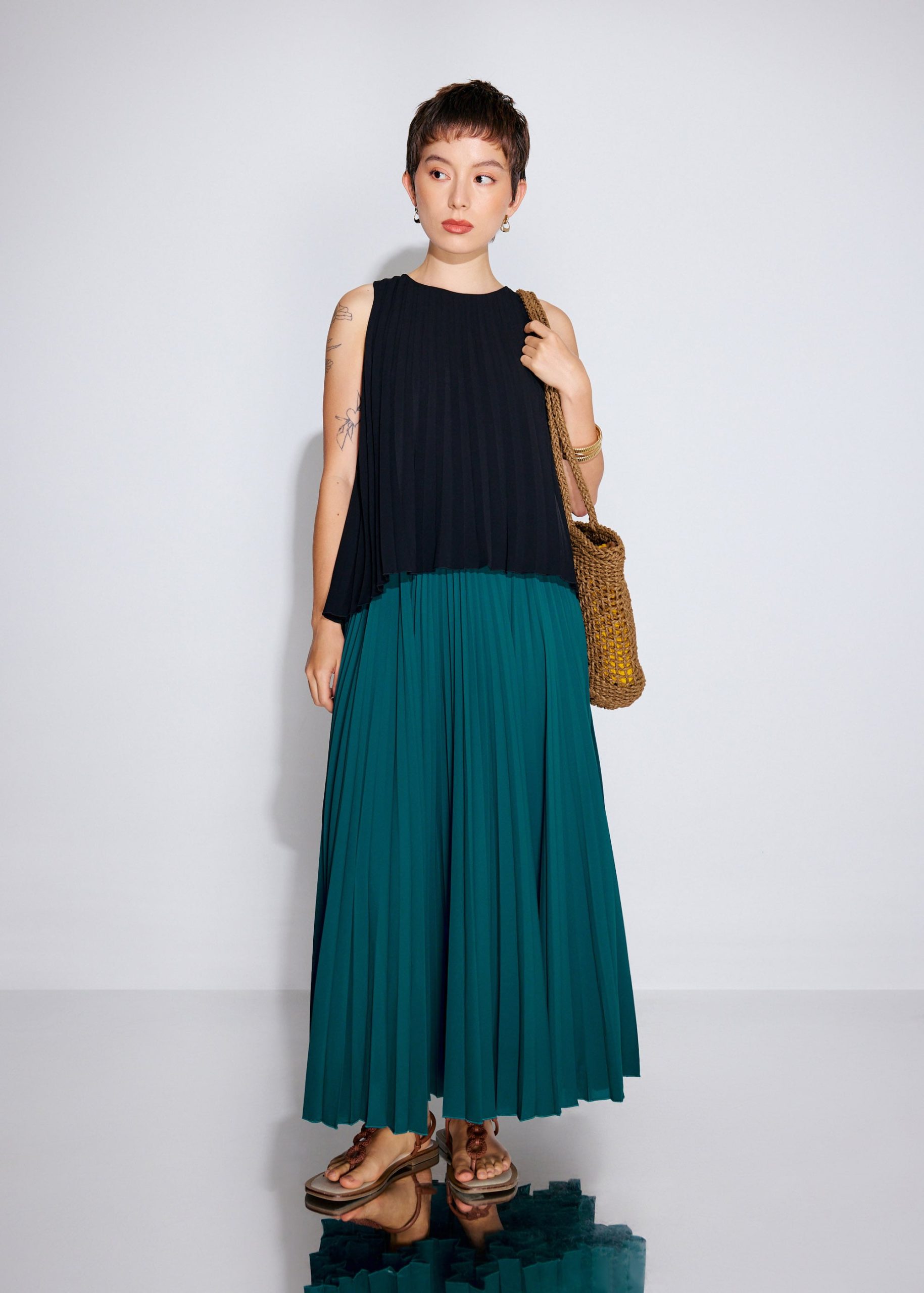 Wei Elastic Sunray Pleated Midaxi Skirt - Image 27