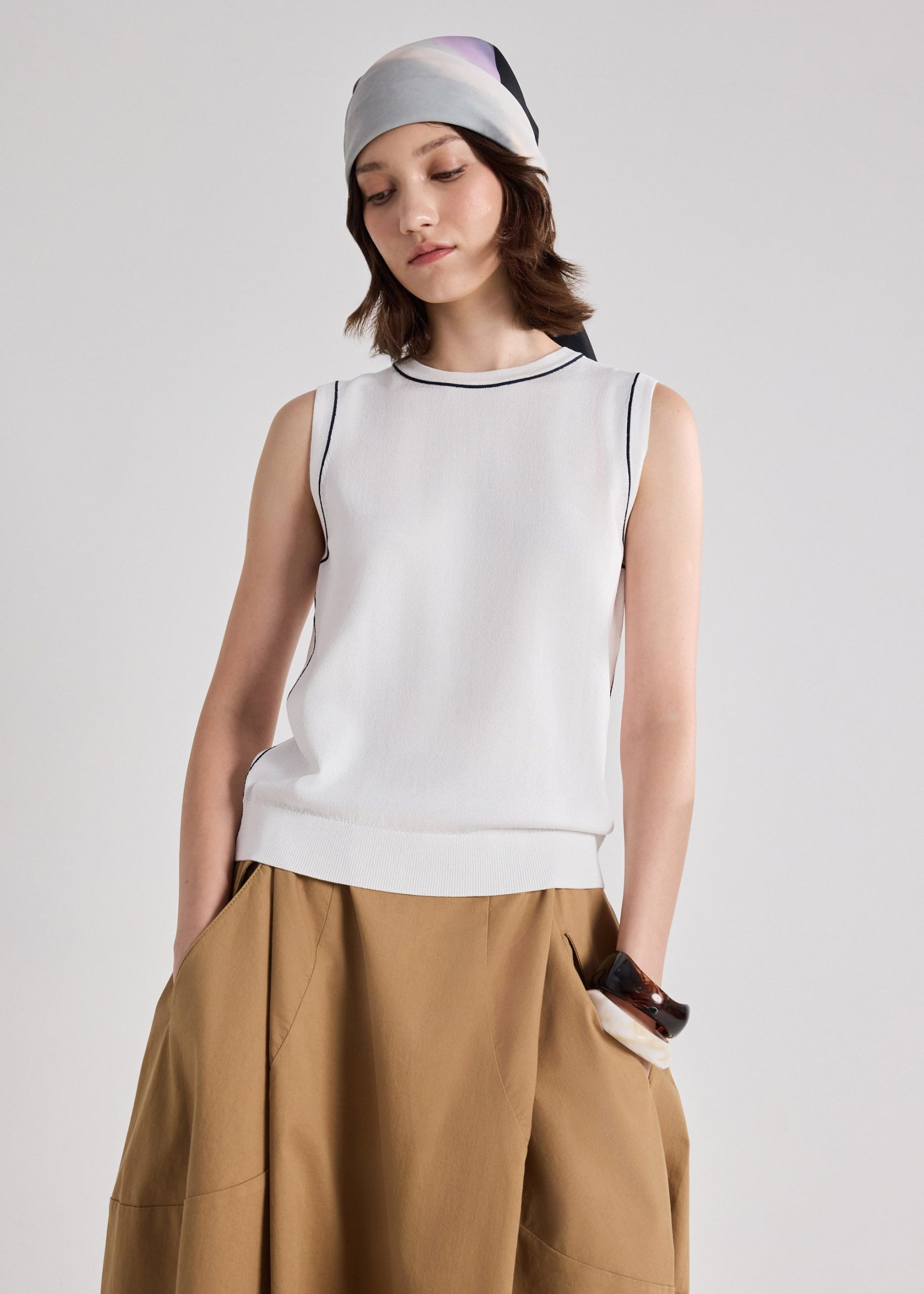 Maris Contrast Knit Round Neck Tank - Image 2