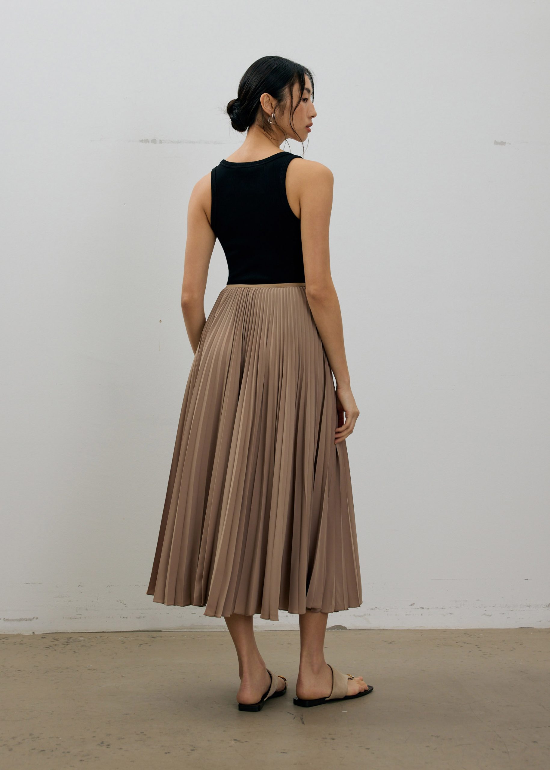 Wei Elastic Sunray Pleated Midaxi Skirt - Image 17