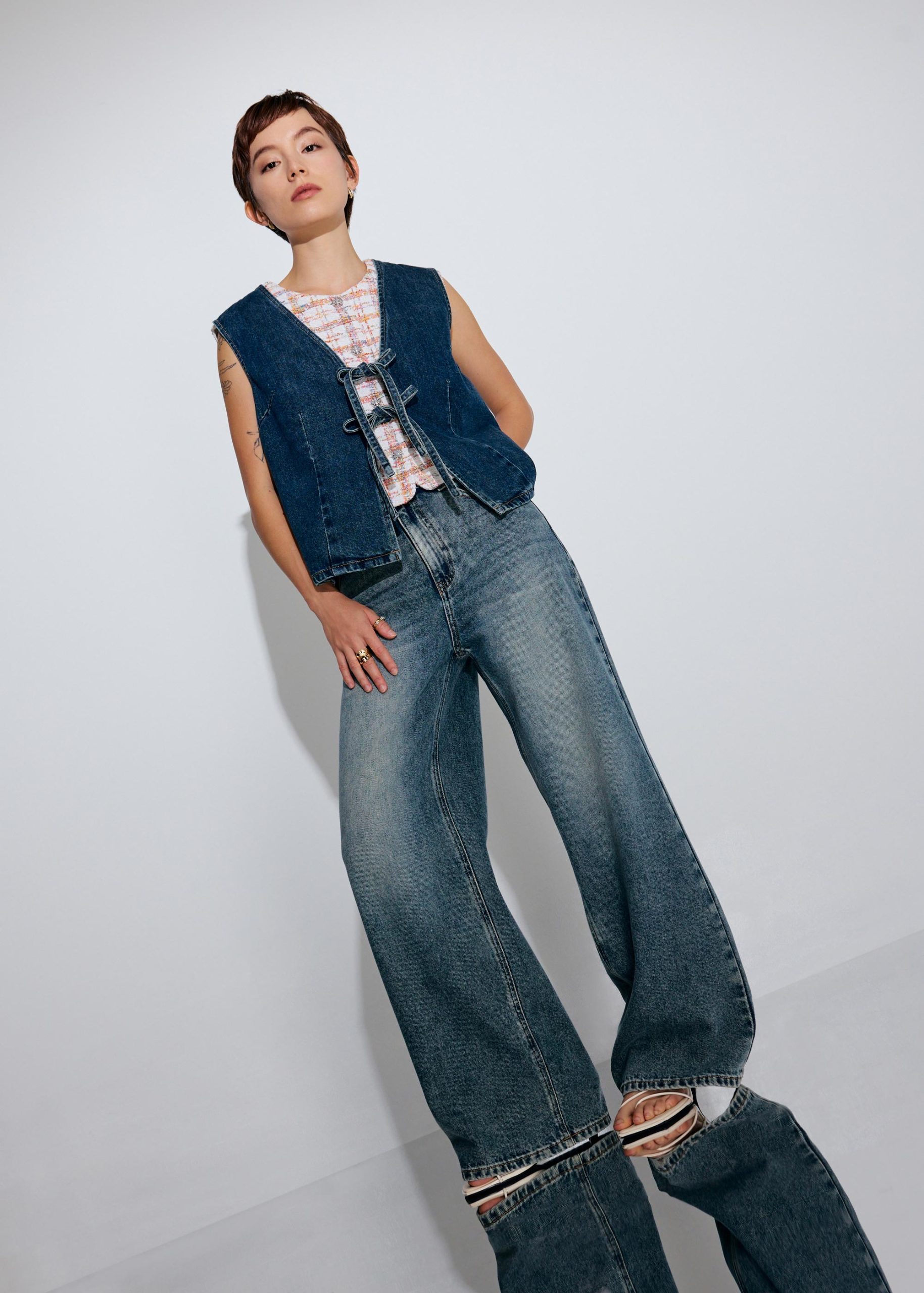 Relaxed Tweed Round Neck Button Down Vest - Image 14