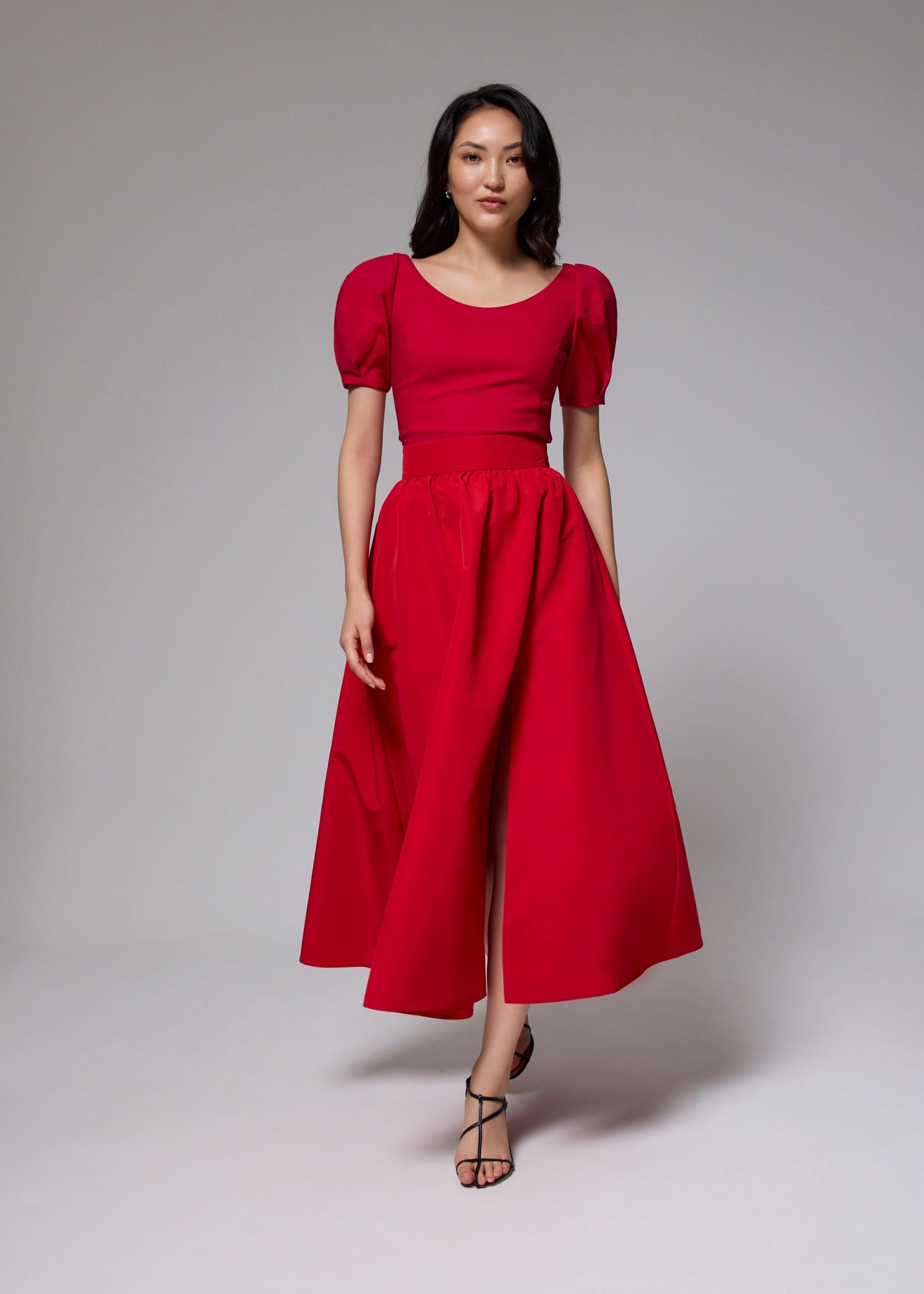 Scoop Neck Fitted Puff Sleeve Top - Image 7