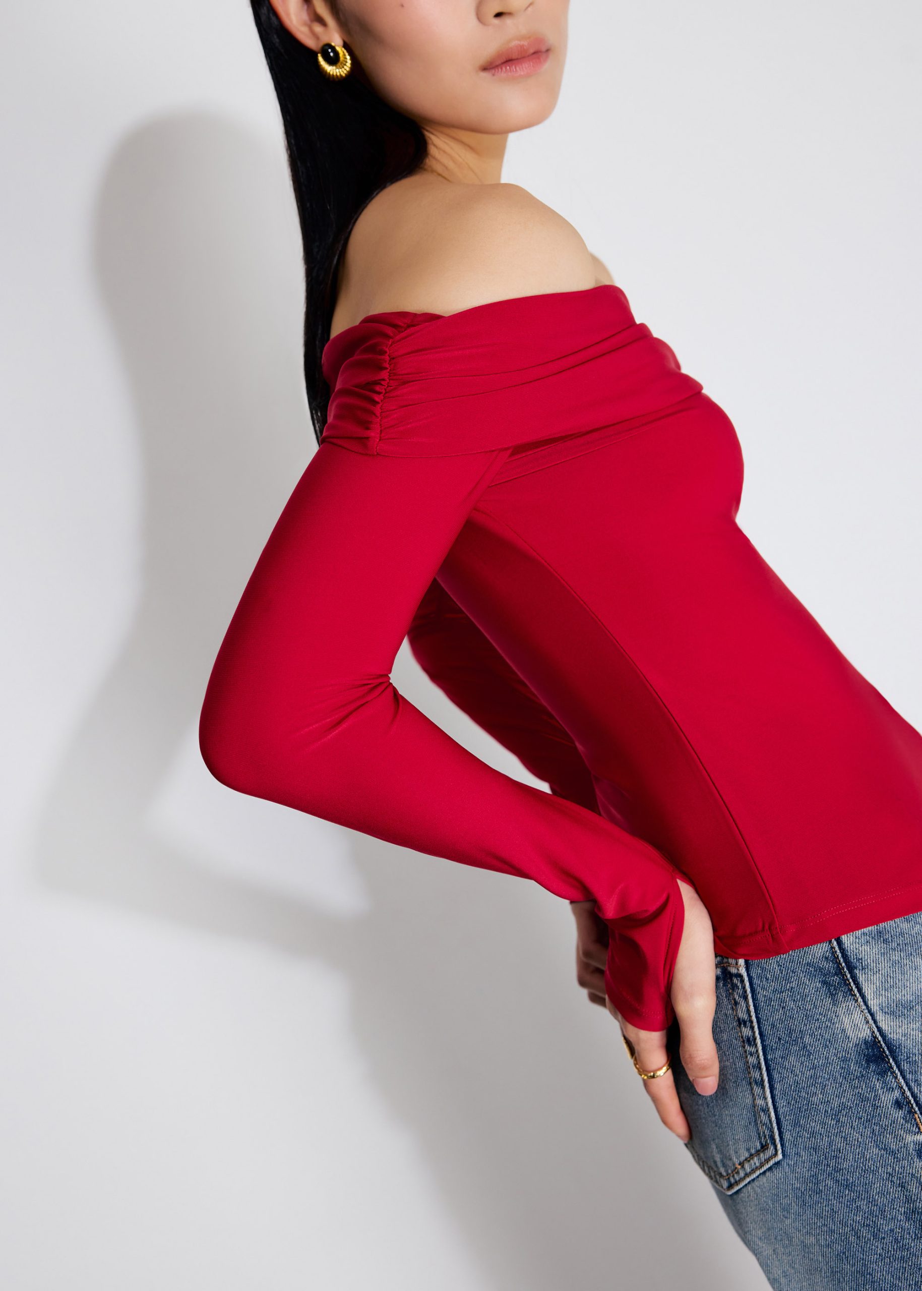 Jersey Off-Shoulder Fitted Top - Image 10