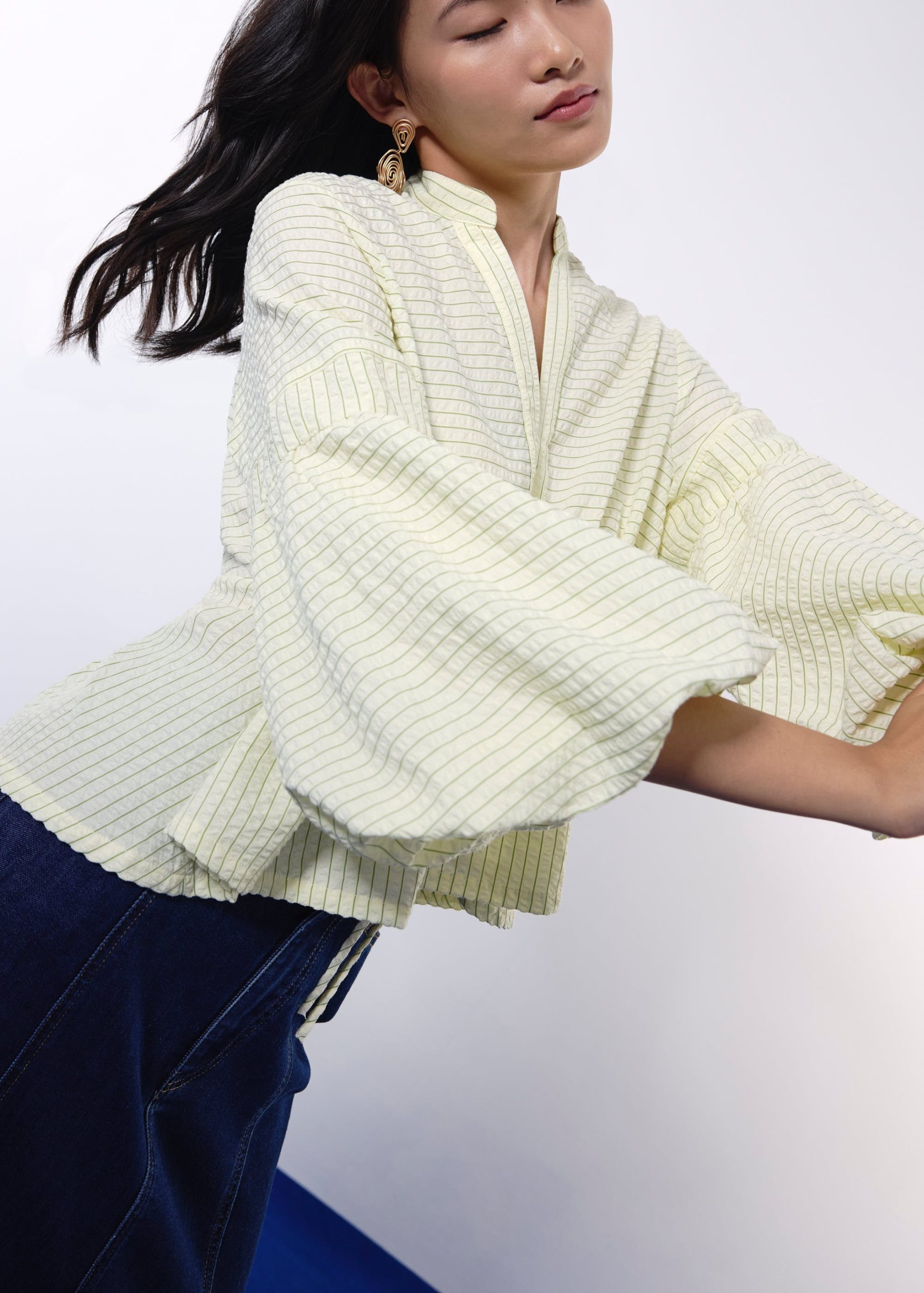 Pinstripe Seersucker Notched Puff Sleeve Peplum Blouse