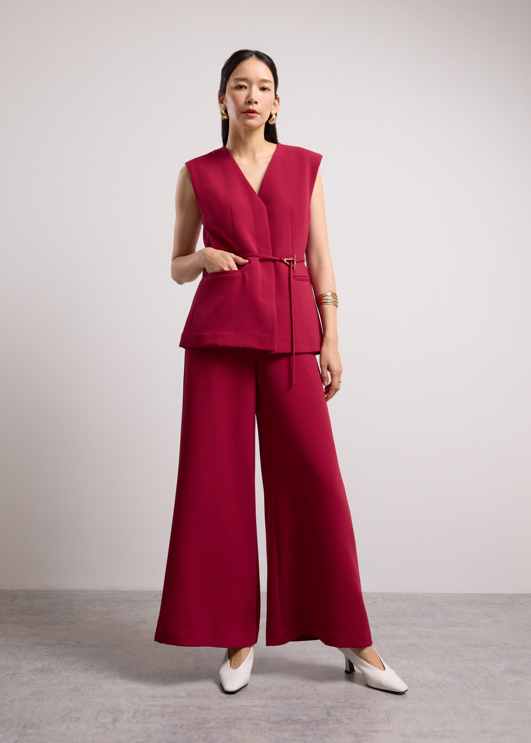 Ji-woo Relaxed Belted Shoulder Padded Crepe Longline Vest - Image 14