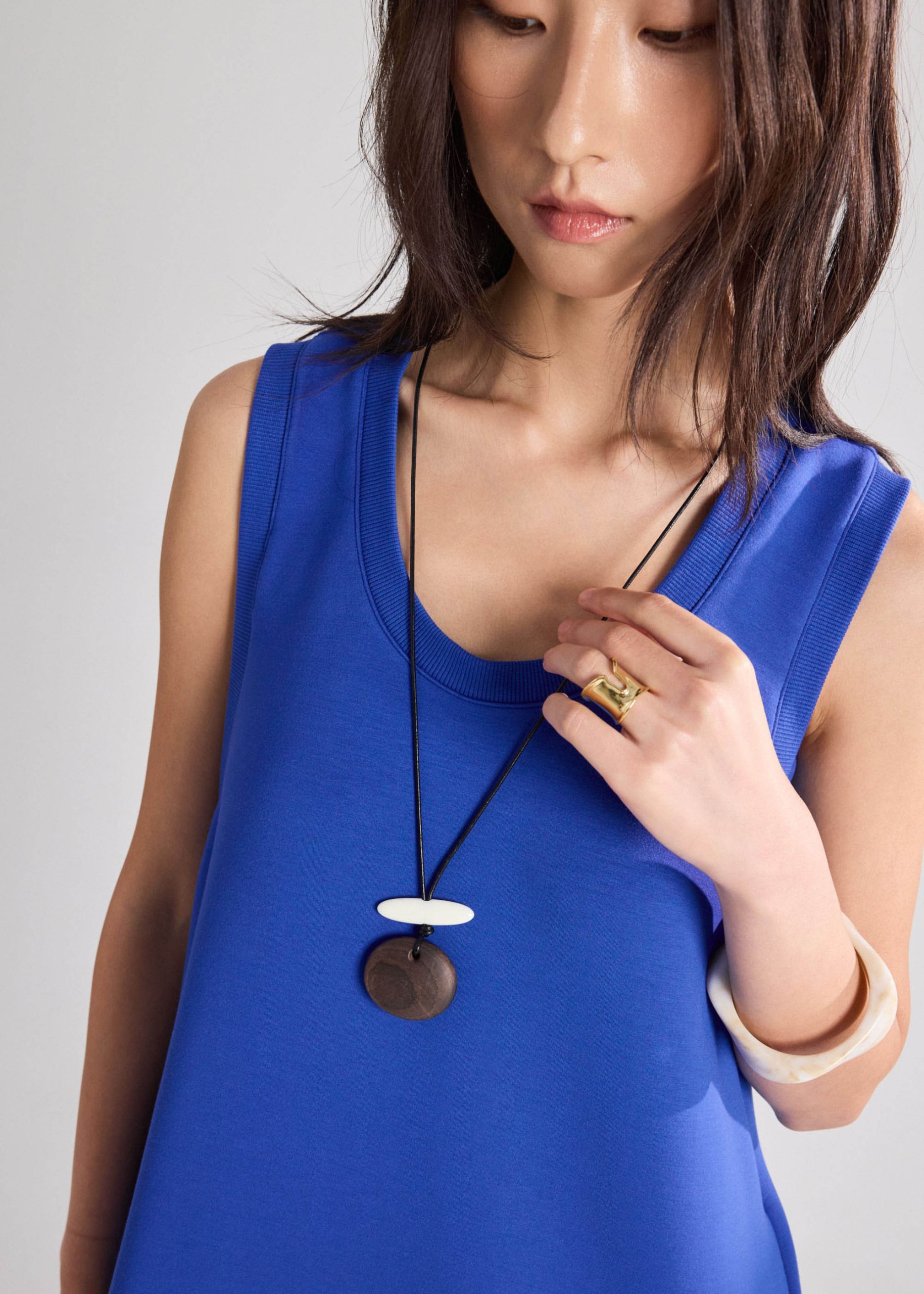 Resin Pendant Necklace - Image 4