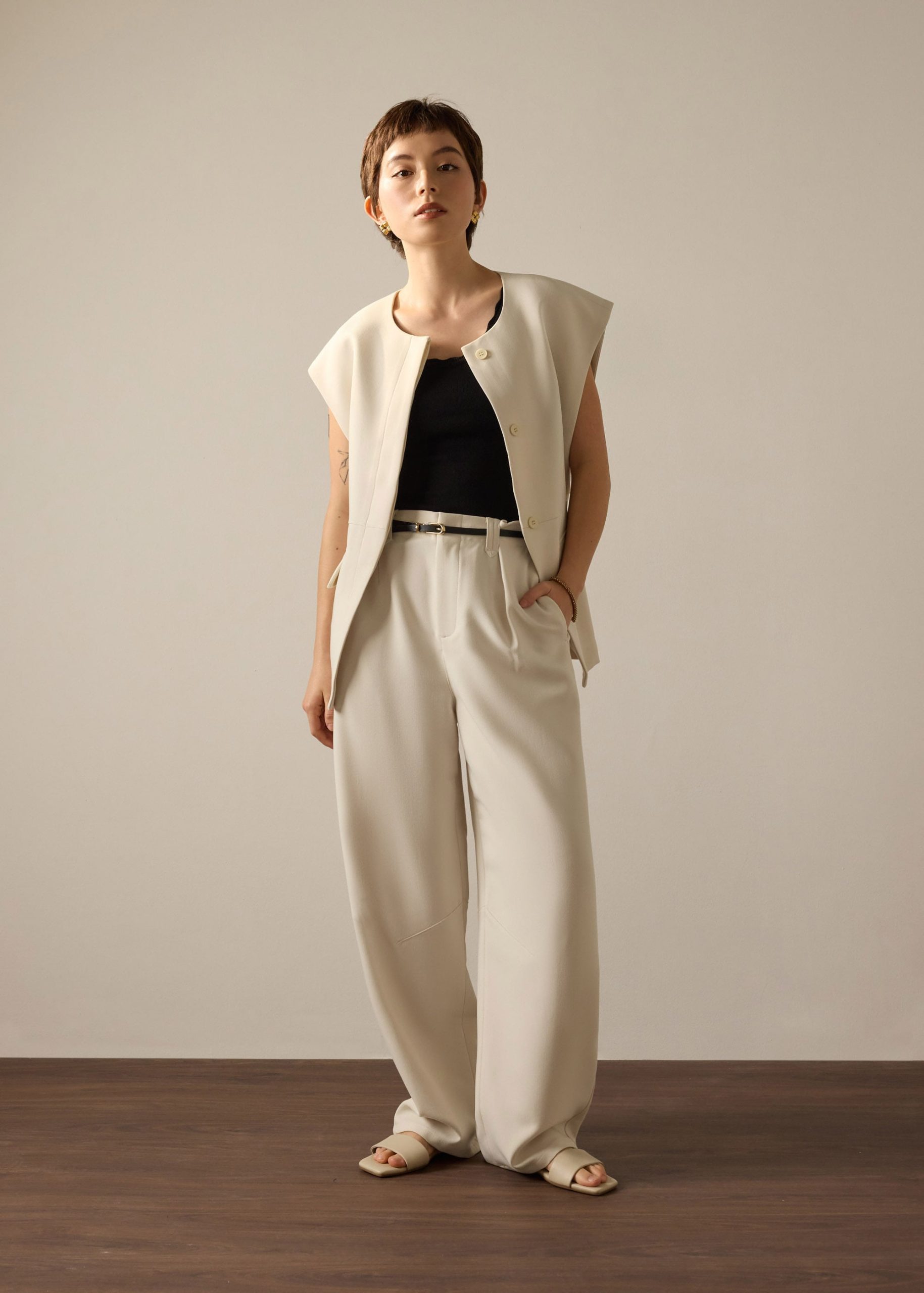 Riyo Twill Round Neck Boxy Vest - Image 12