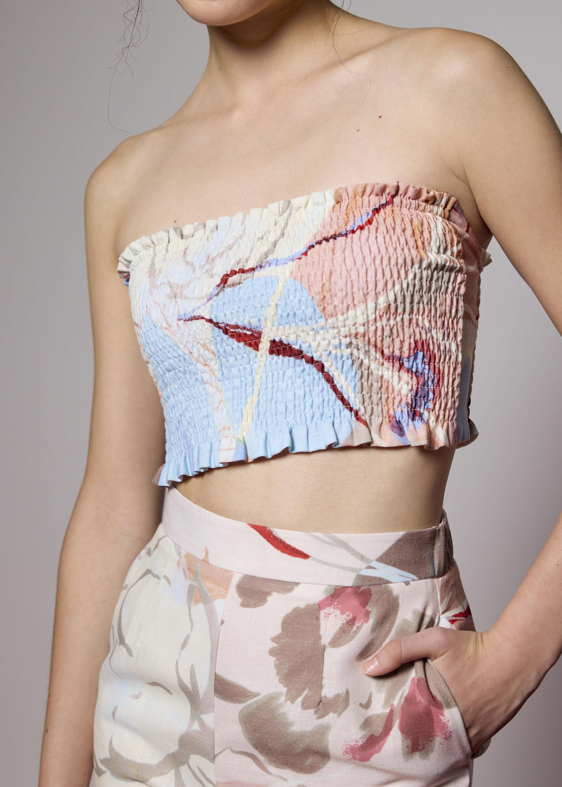 Fitted Crop Tube Top in Tossed Blooms
