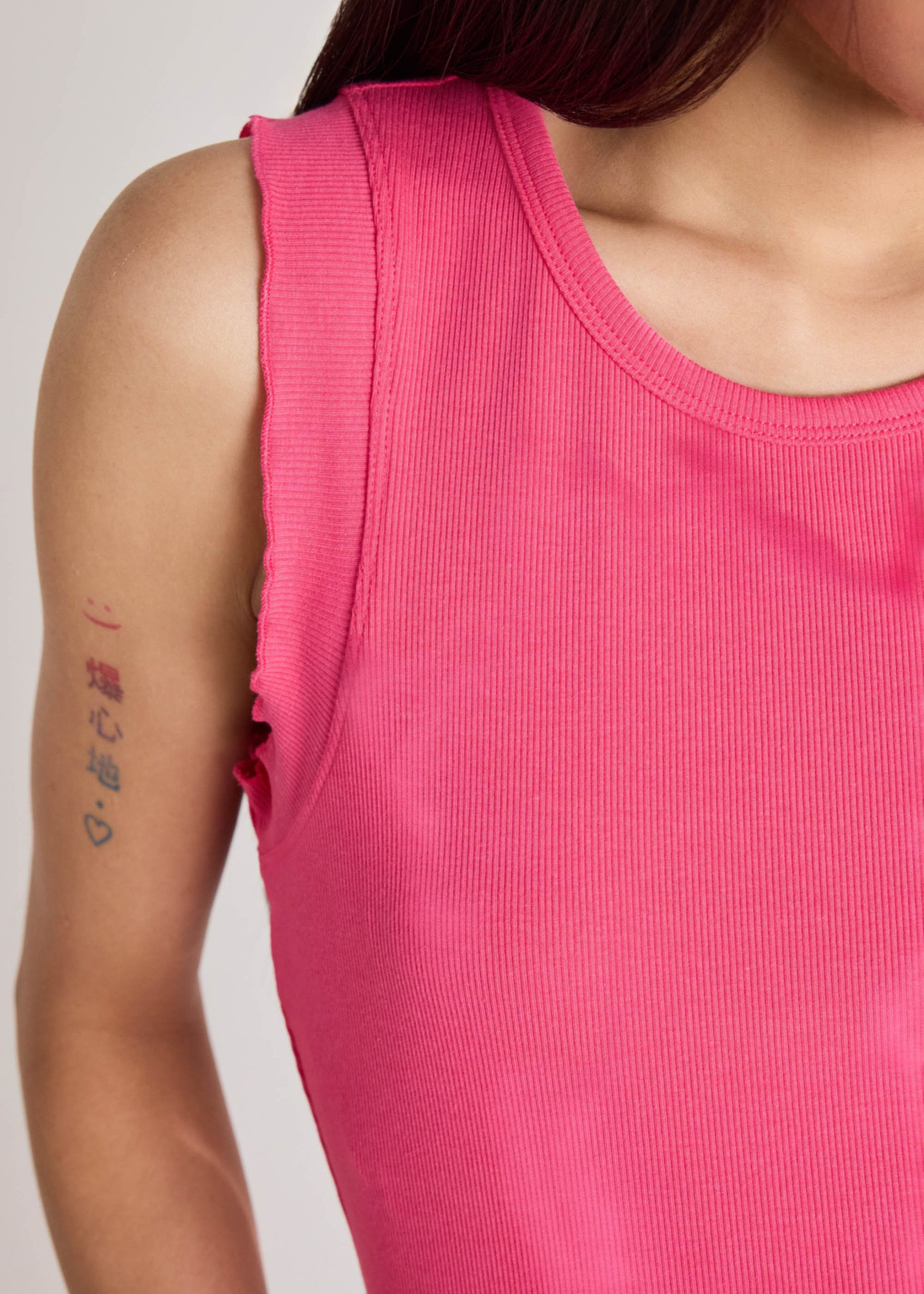 Ruffle Edge Ribbed Tank - Image 10