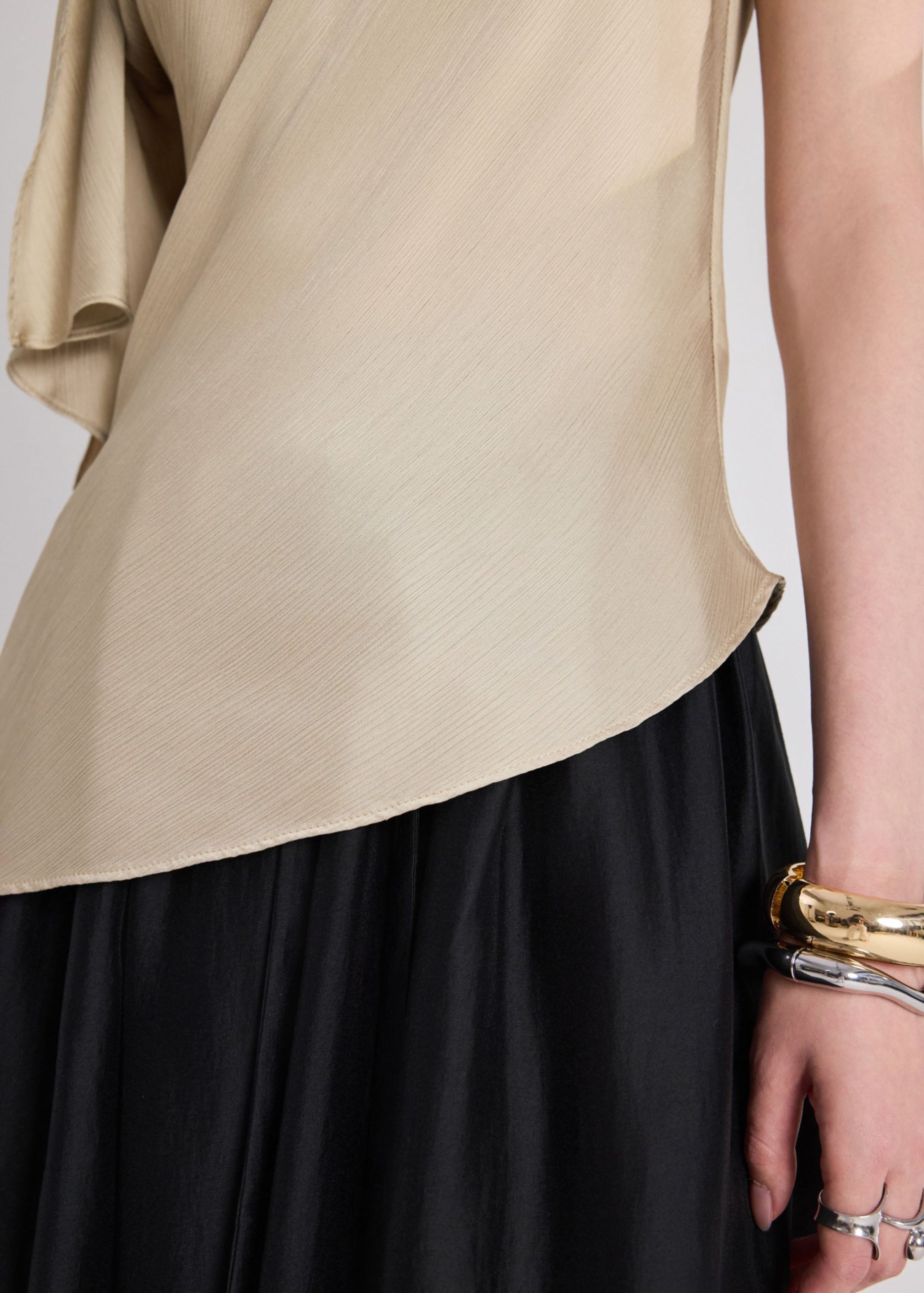 Kyuri Crinkled Satin Top - Image 21