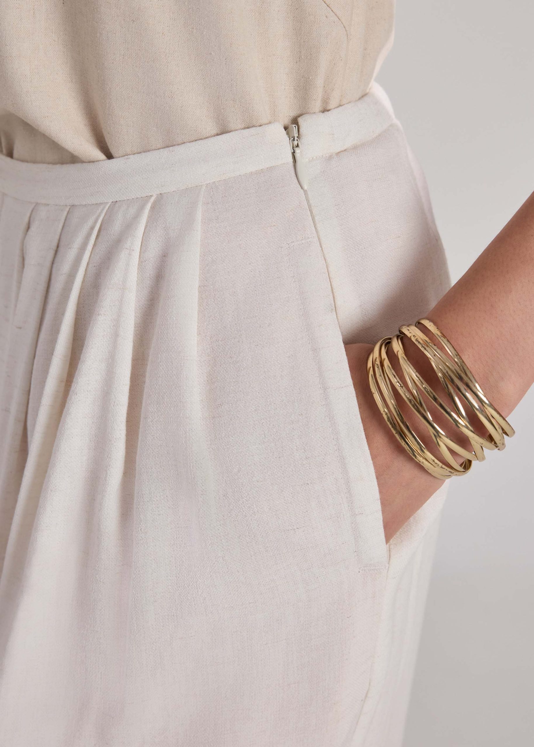 Pleated Wide Leg Pants - Image 12