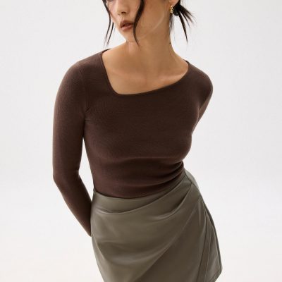 Fitted Asymmetric Knit Top