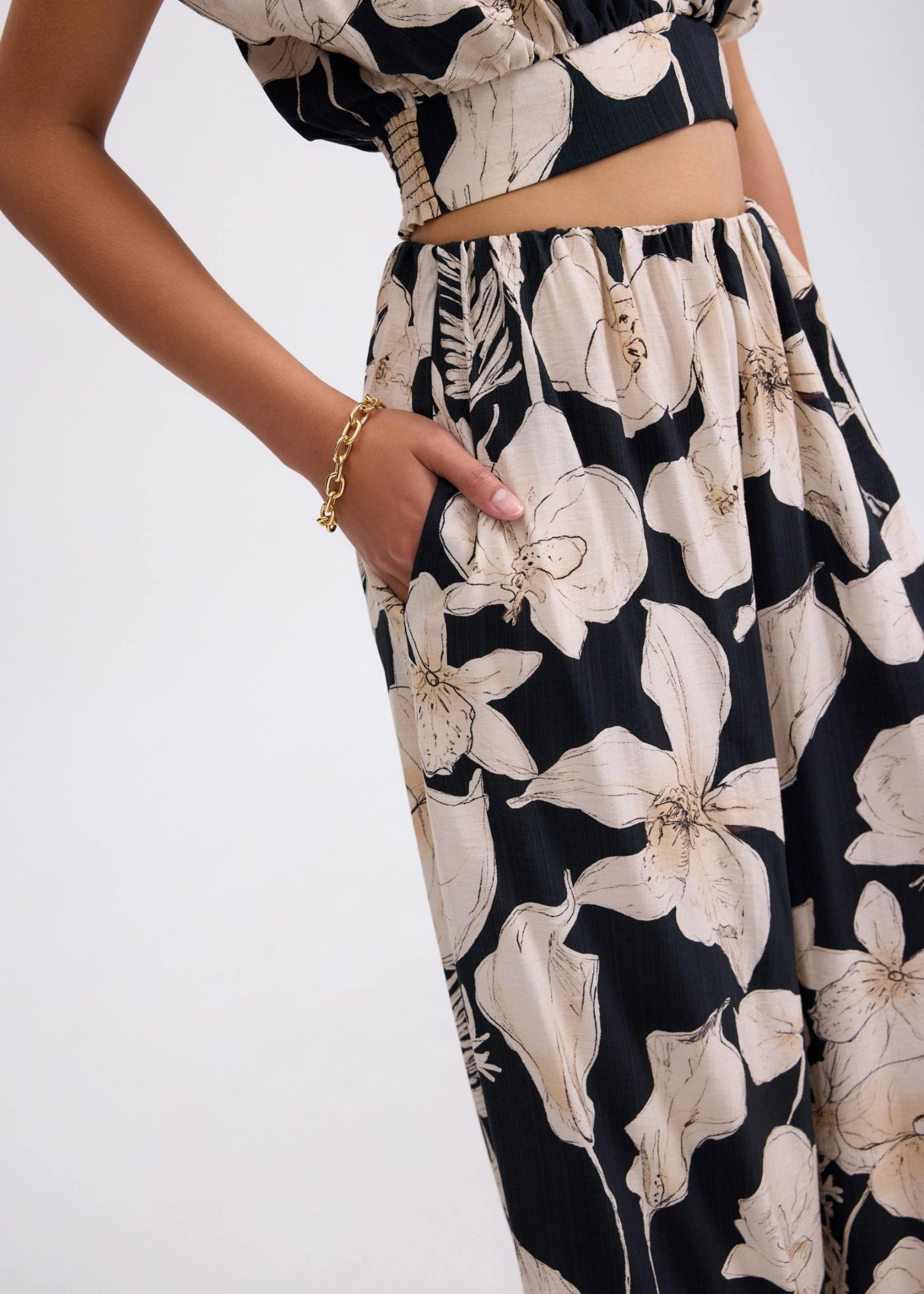 Elastic High Waist Wide Leg Pants in Garden City Blooms - Image 3
