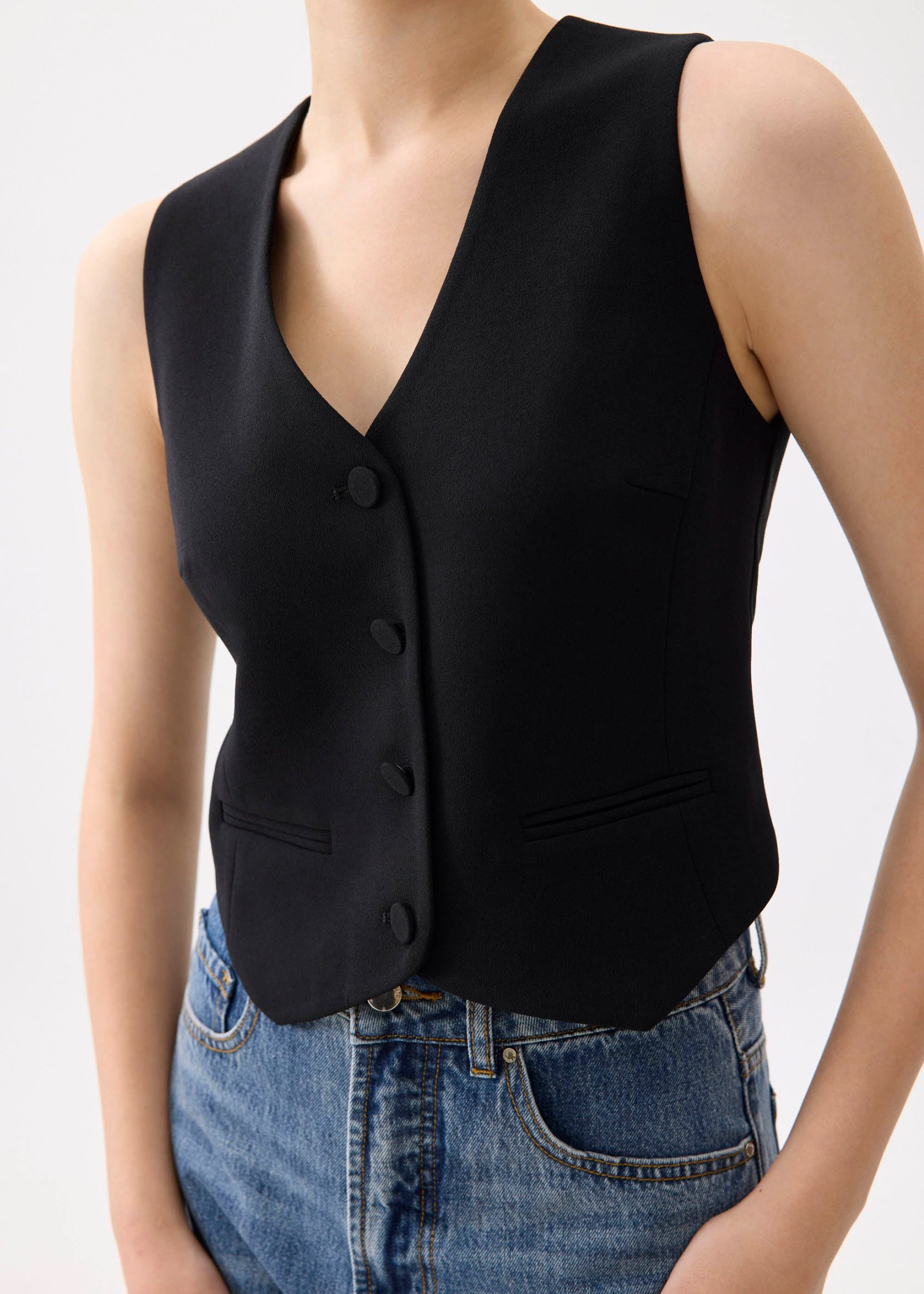 Yuna Relaxed V-neck Vest - Image 3