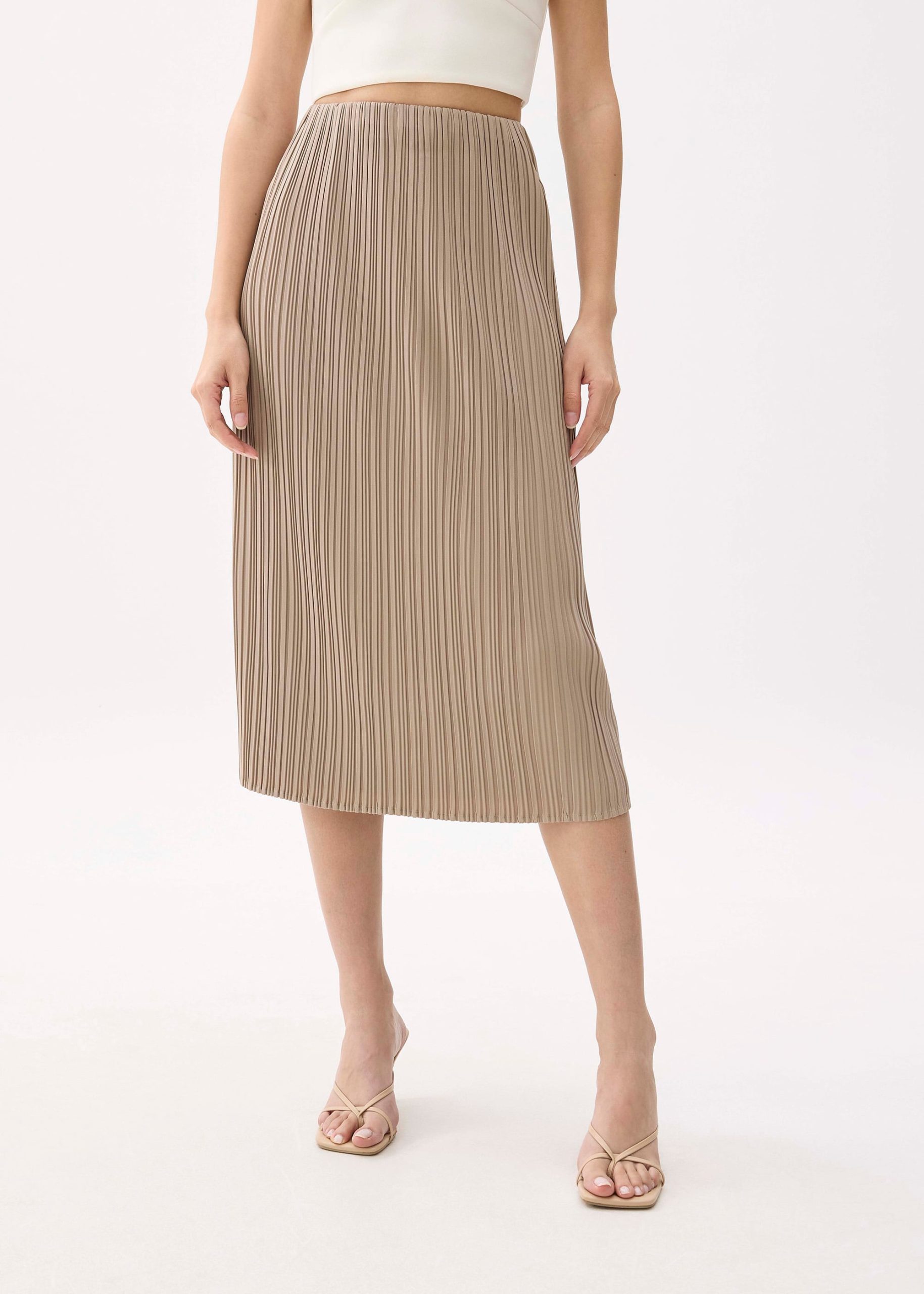Gym Pleated Column Midi Skirt - Image 10