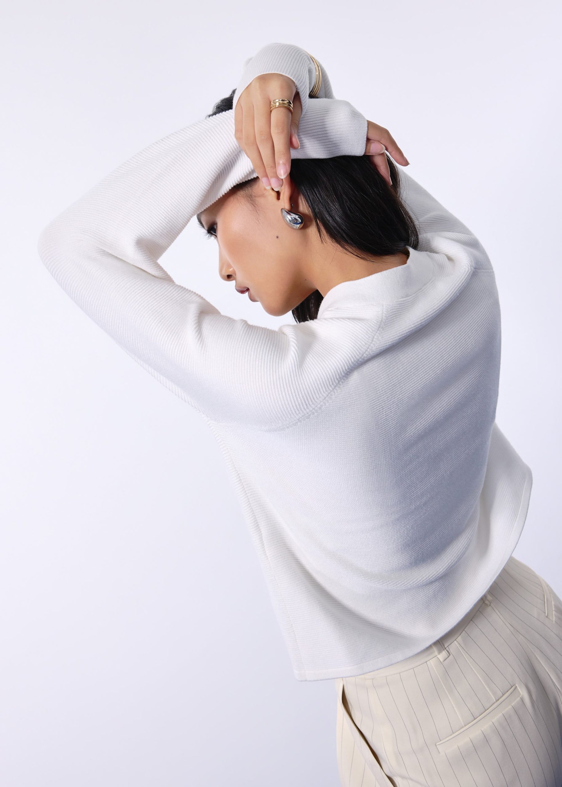 Priya Relaxed Classic Knit V-neck Cardigan - Image 10