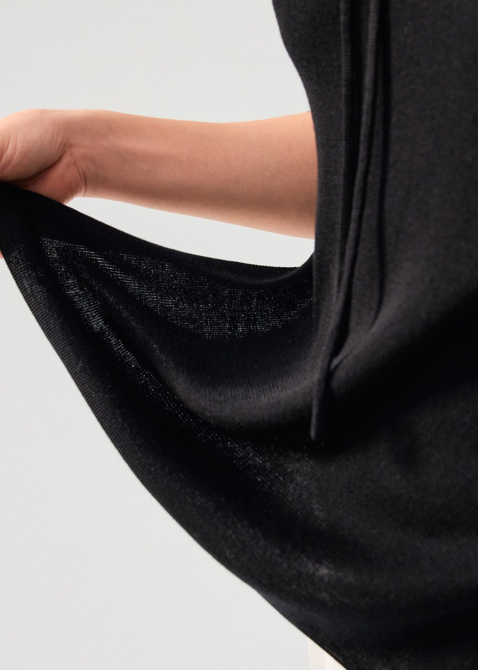 Tiffy Mandarin Collar Fitted Top - Image 6
