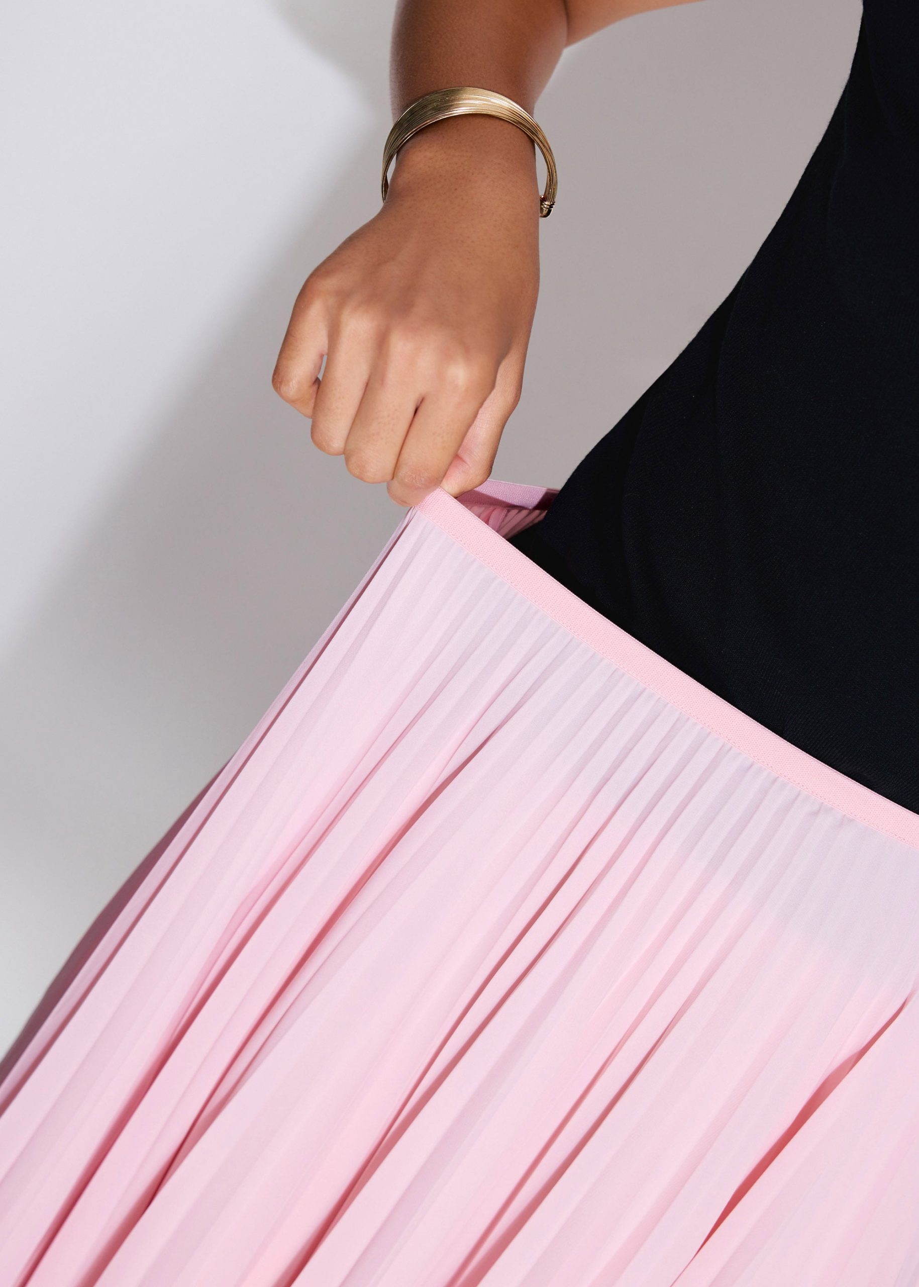 Wei Elastic Sunray Pleated Midaxi Skirt - Image 36