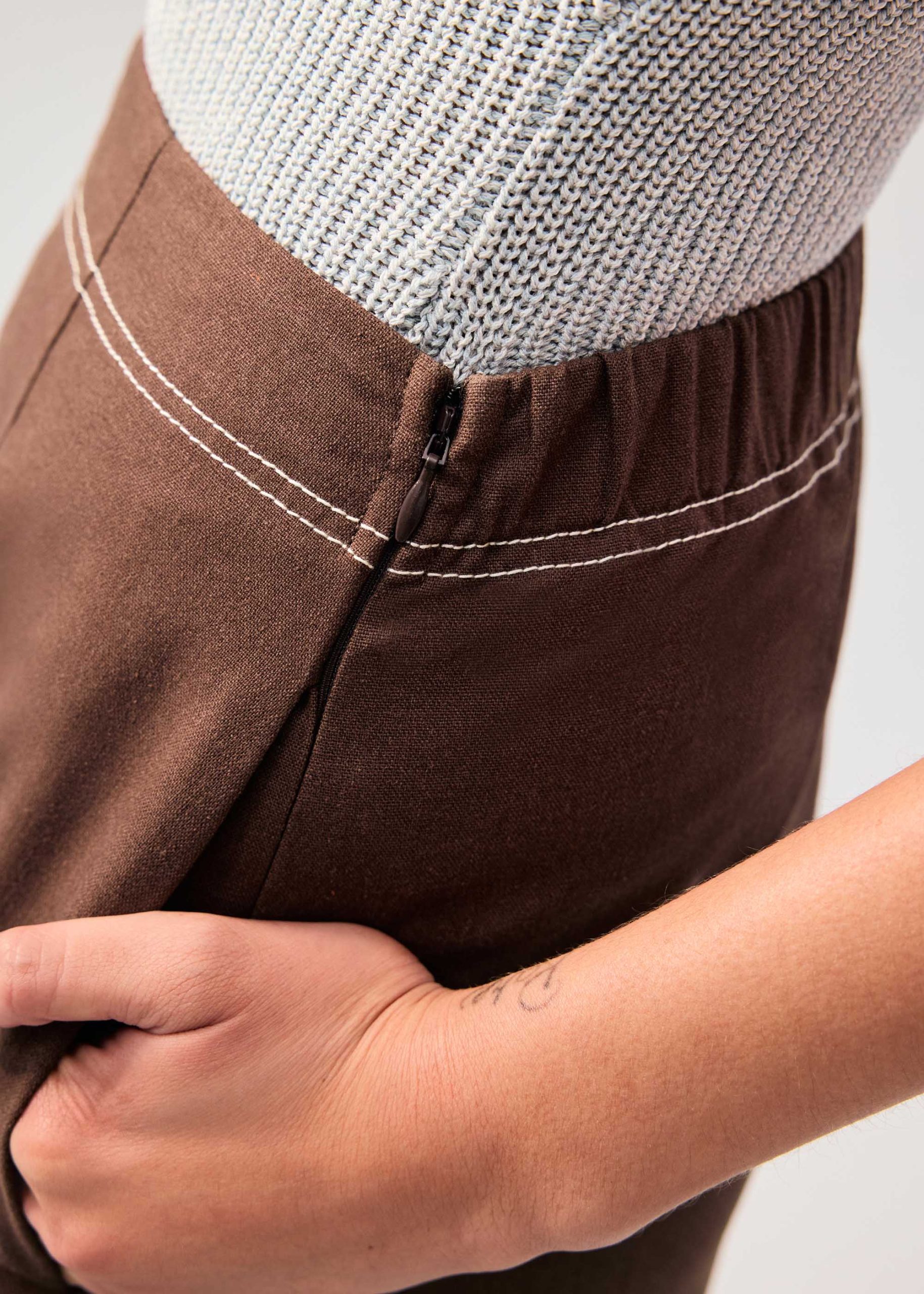 Elastic Contrast Stitch High Waist A-line Maxi Skirt - Image 18