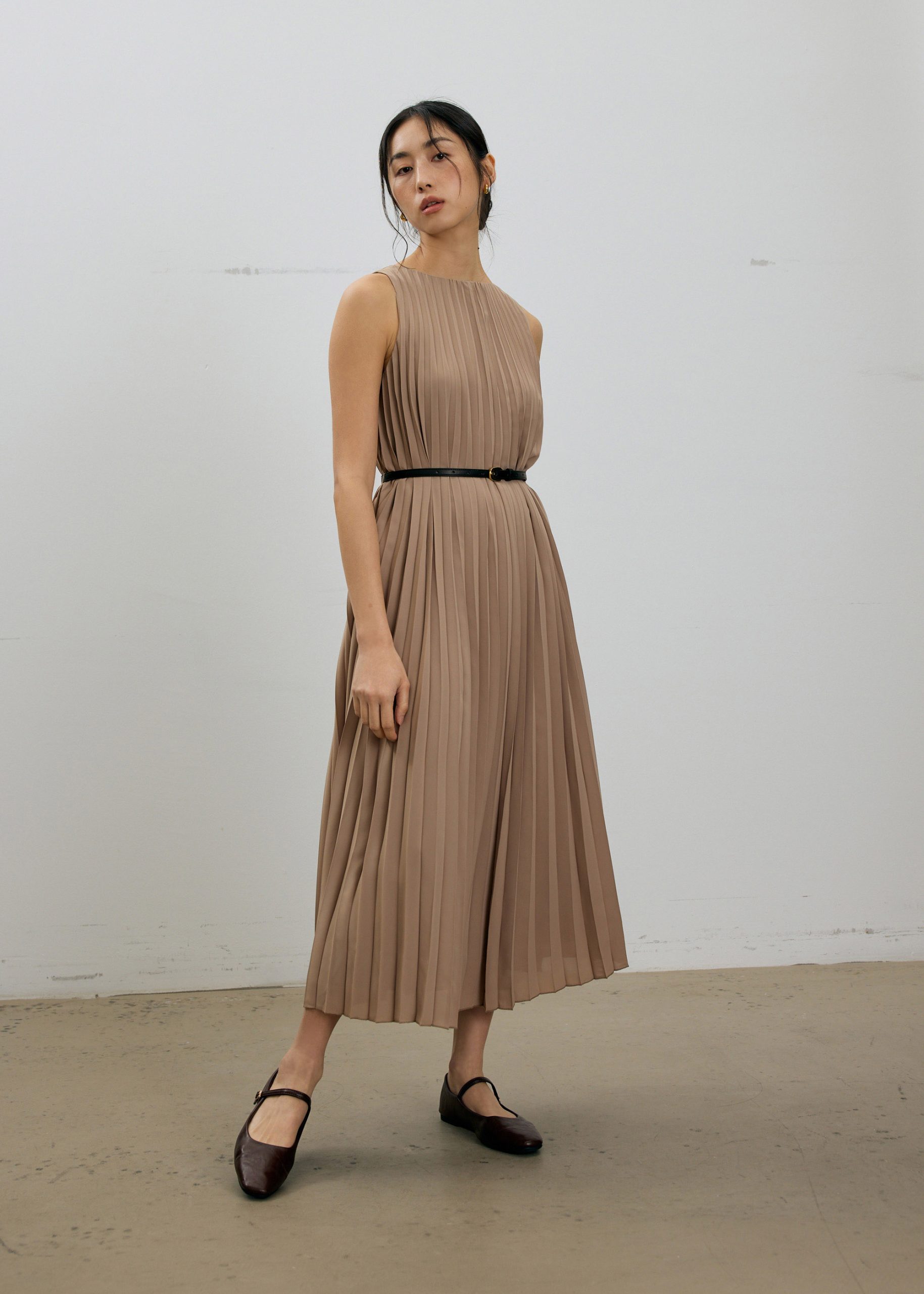 Willa Reversible Sunray Pleated Midaxi Dress - Image 9