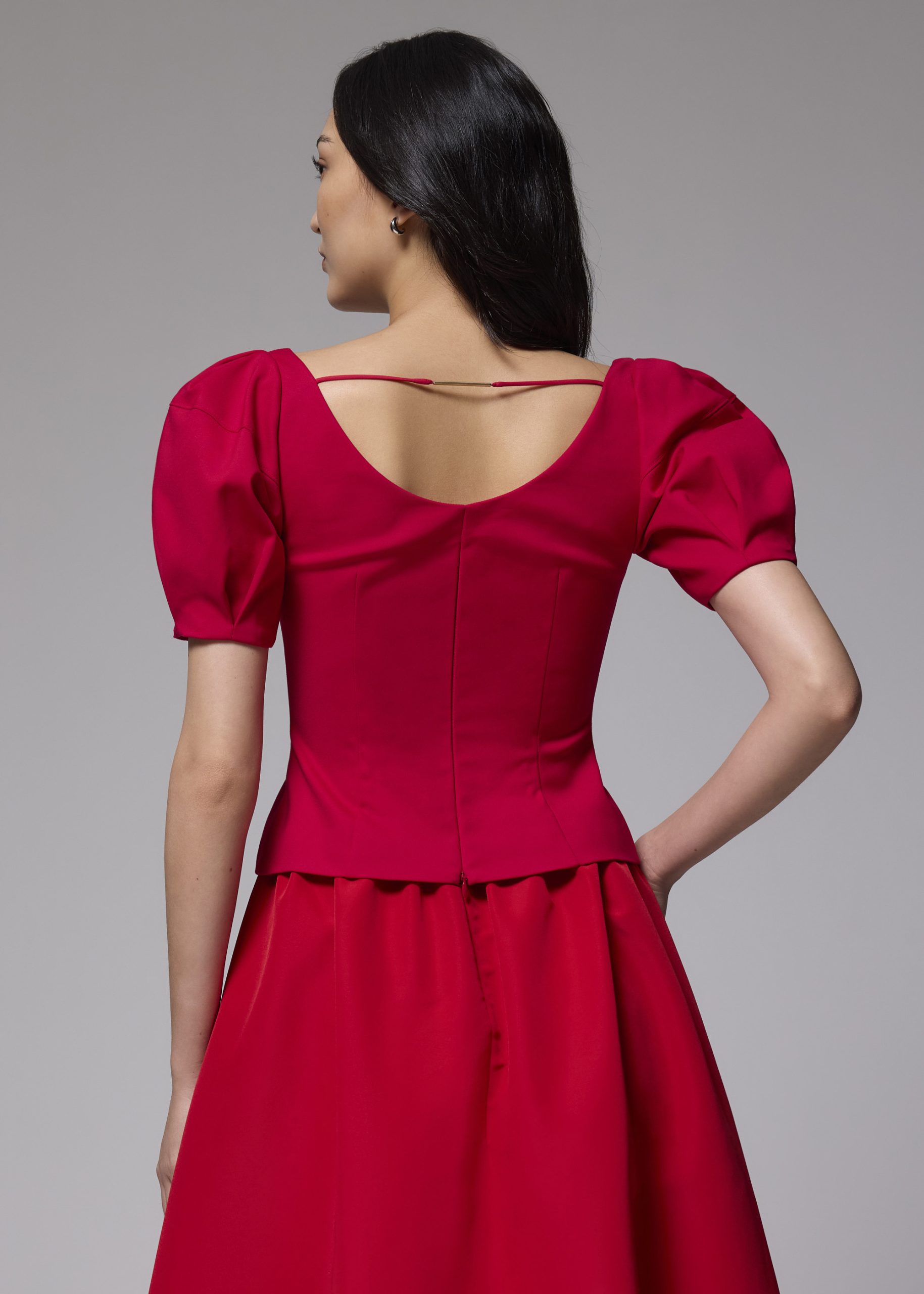 Scoop Neck Fitted Puff Sleeve Top - Image 10