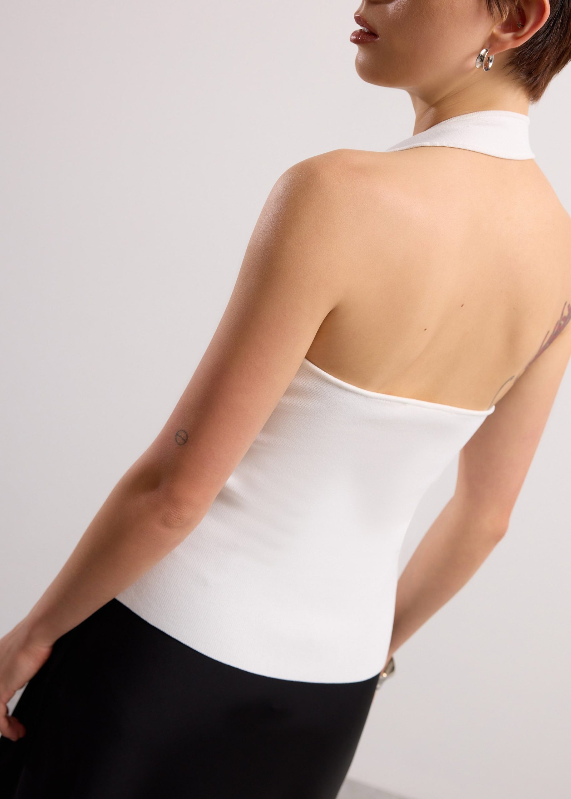 Buckle Detail Knit Halter Fitted Top - Image 10