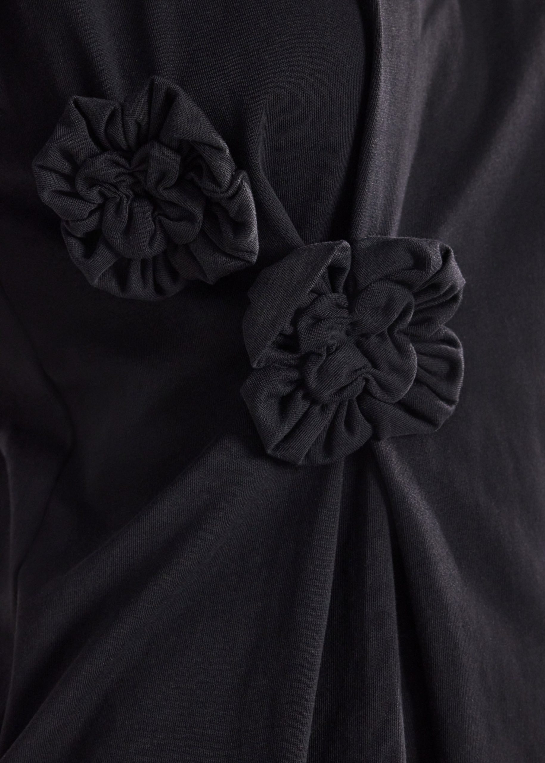 Cotton Rosette Tee - Image 5
